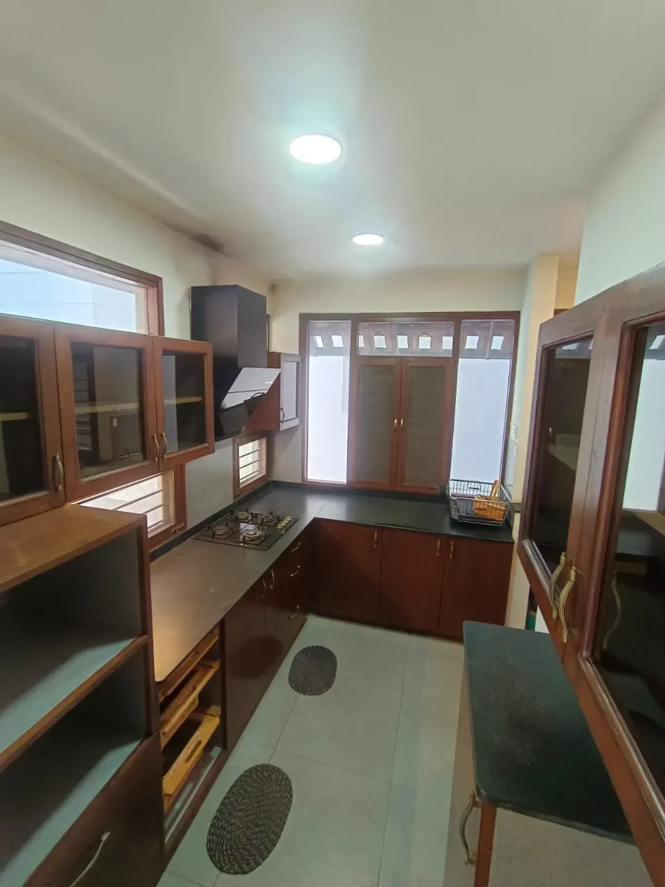 modern posh apartment for immediate resale  - Image 5