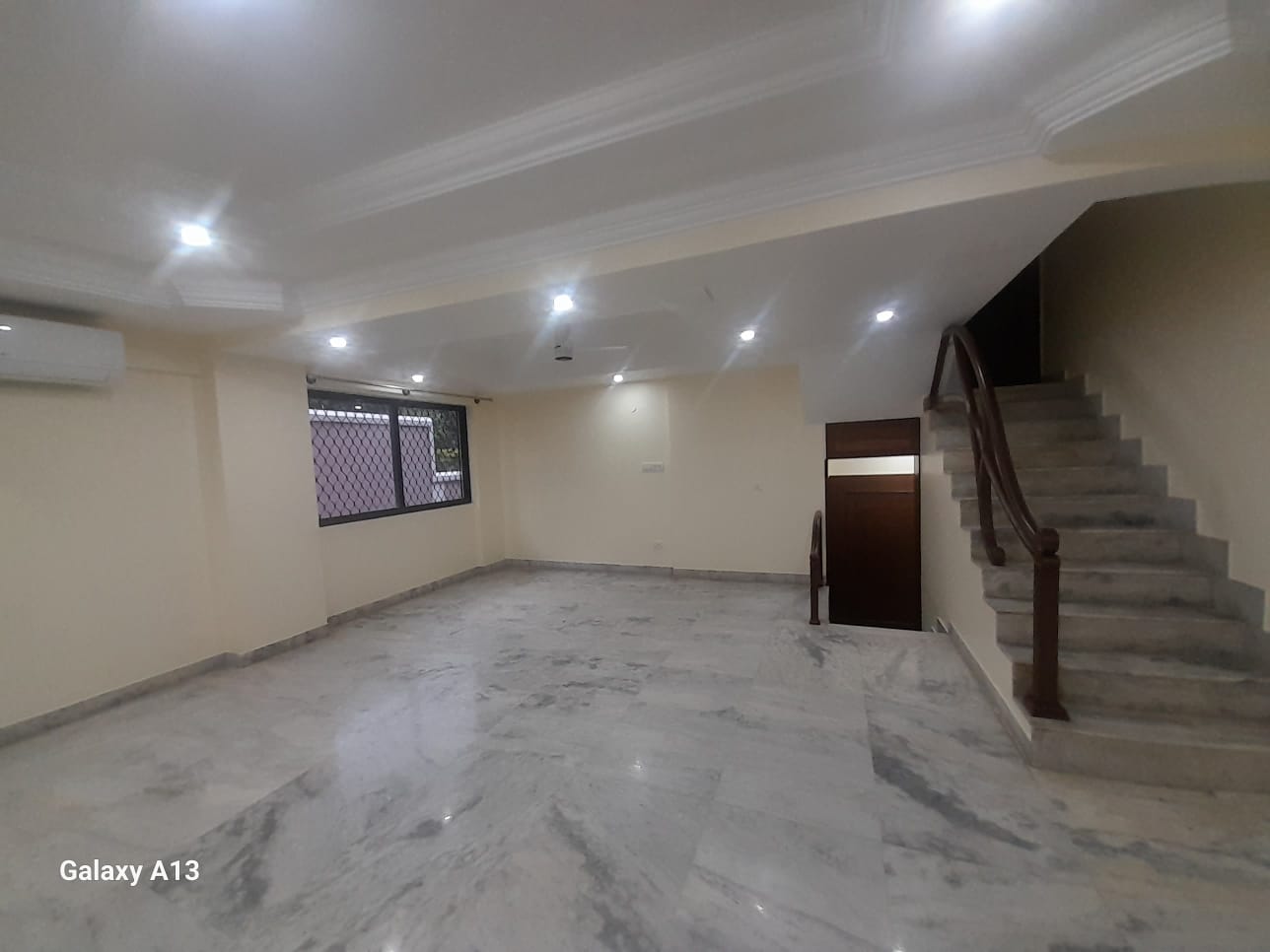 Cunningham Road | 3 BHK Apartment | 2100 Sq. Ft.