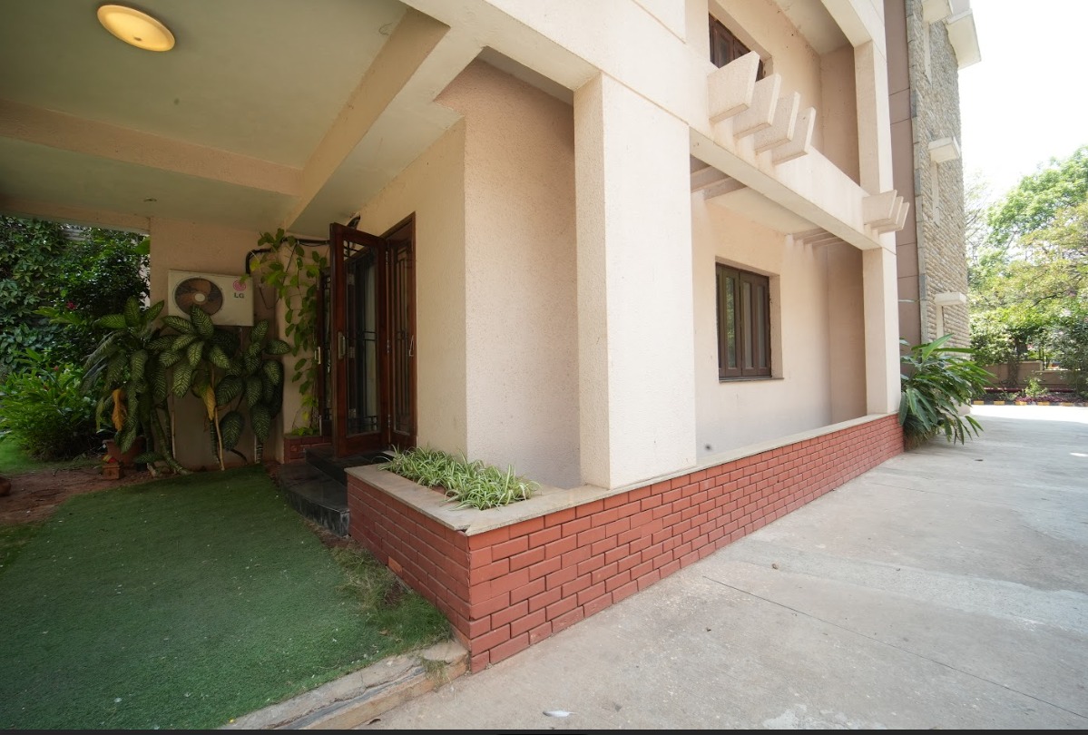 Waterwoods | 3 Bedroom Apartment | 3220 Sq. Ft.