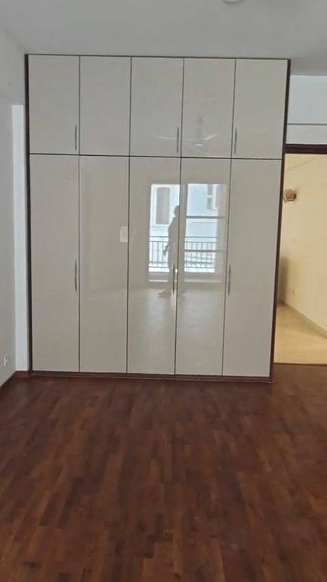 Off MG Road | 3 BHK Apartment | 2500 Sq. Ft. 3