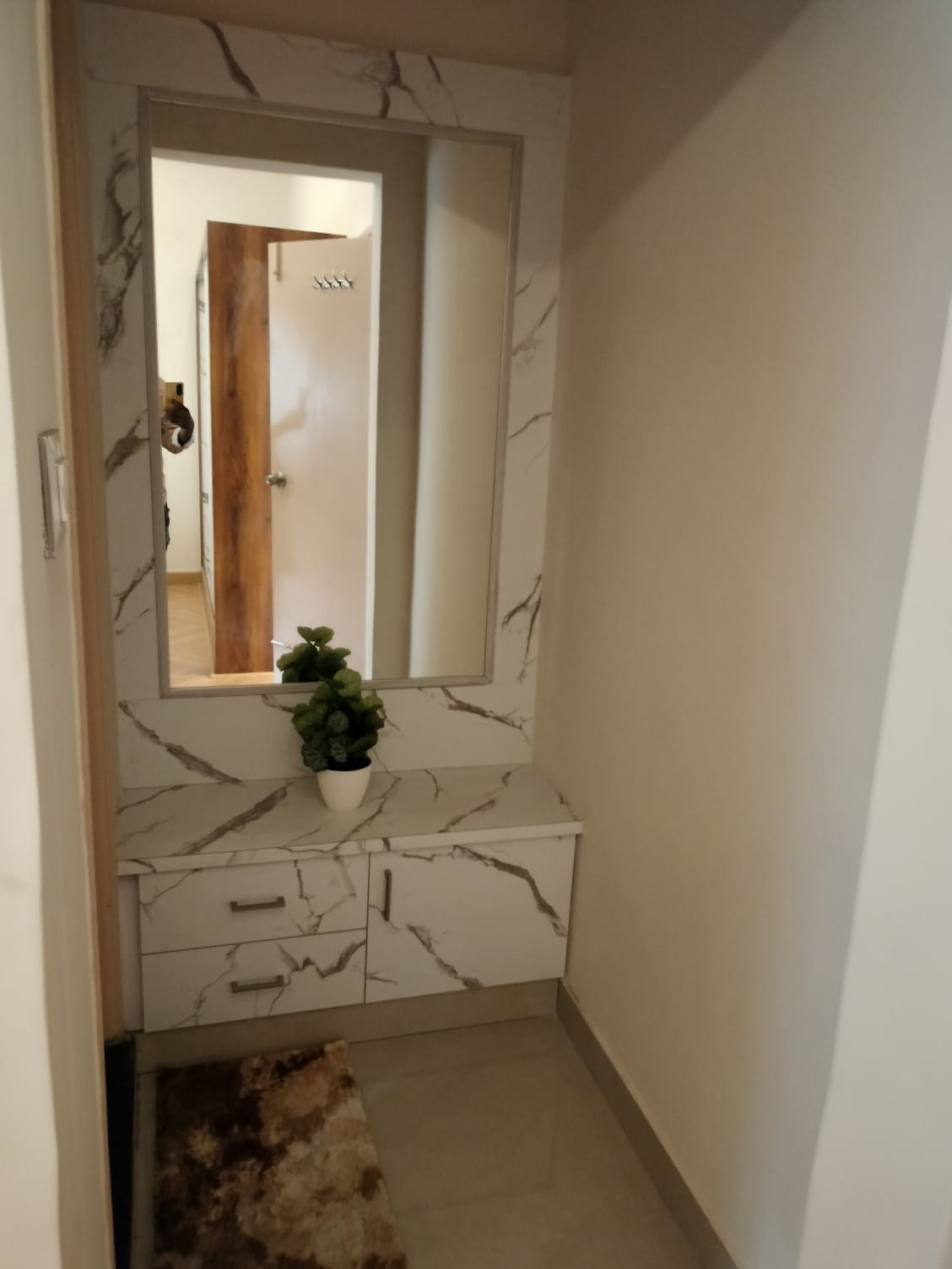 Sophisticated 3BHK Urban Retreat | Lavelle Road | Ready-to-Move-In - Image 2