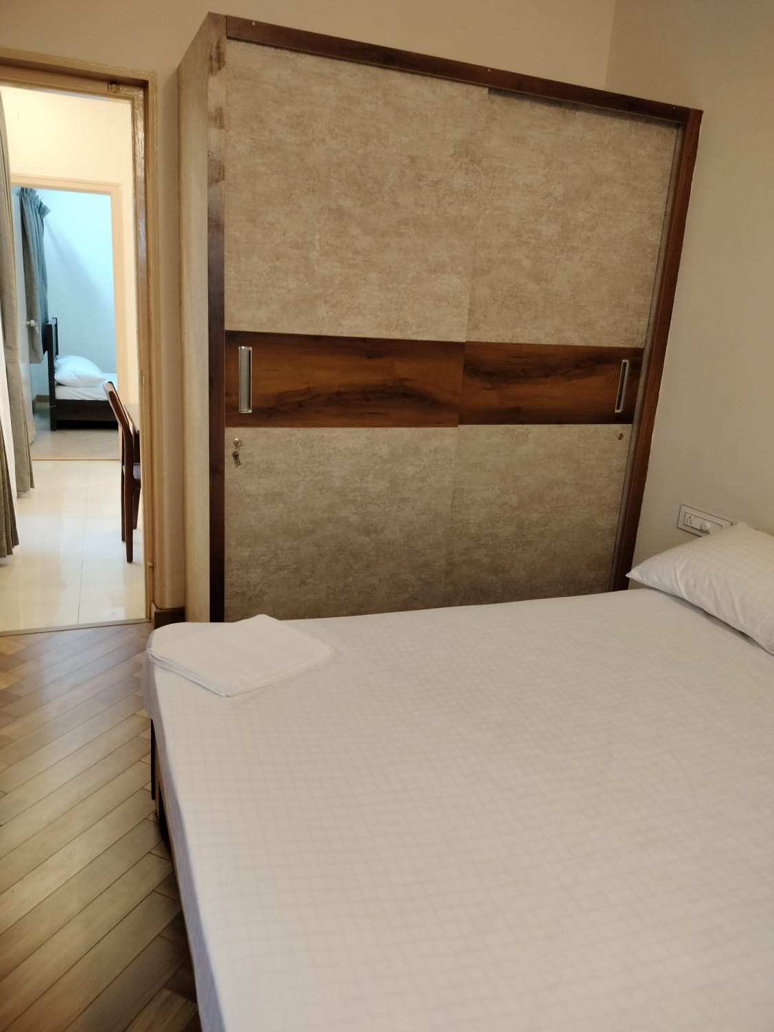 Sophisticated 3BHK Urban Retreat | Lavelle Road | Ready-to-Move-In - Image 5