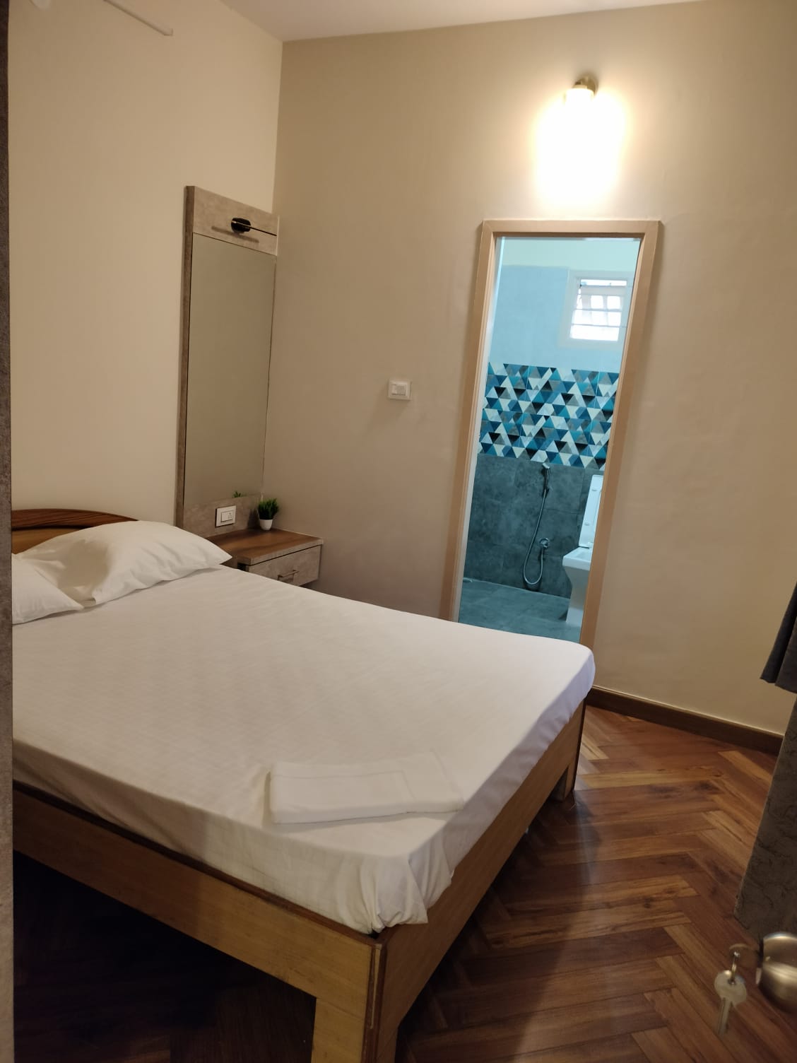 Sophisticated 3BHK Urban Retreat | Lavelle Road | Ready-to-Move-In - Image 8