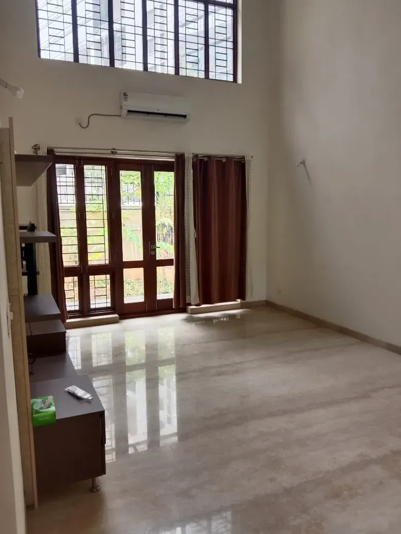 Sarjapur Road | Private Lift Villa-Style 4BHK | 4150 Sq. Ft.