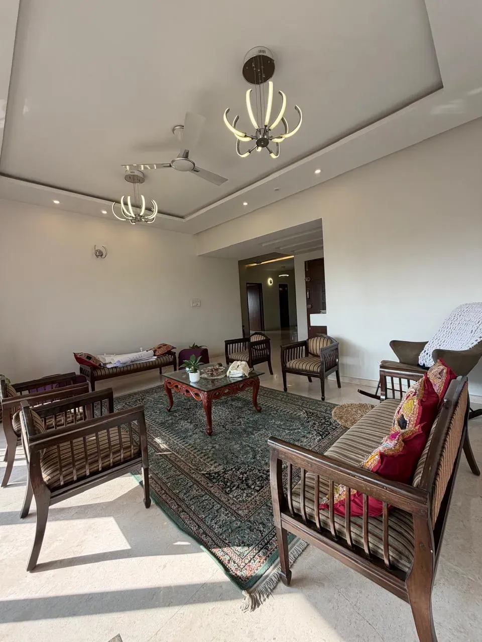 Benson Town | Panoramic View 3 BHK | 2850 Sq. Ft.