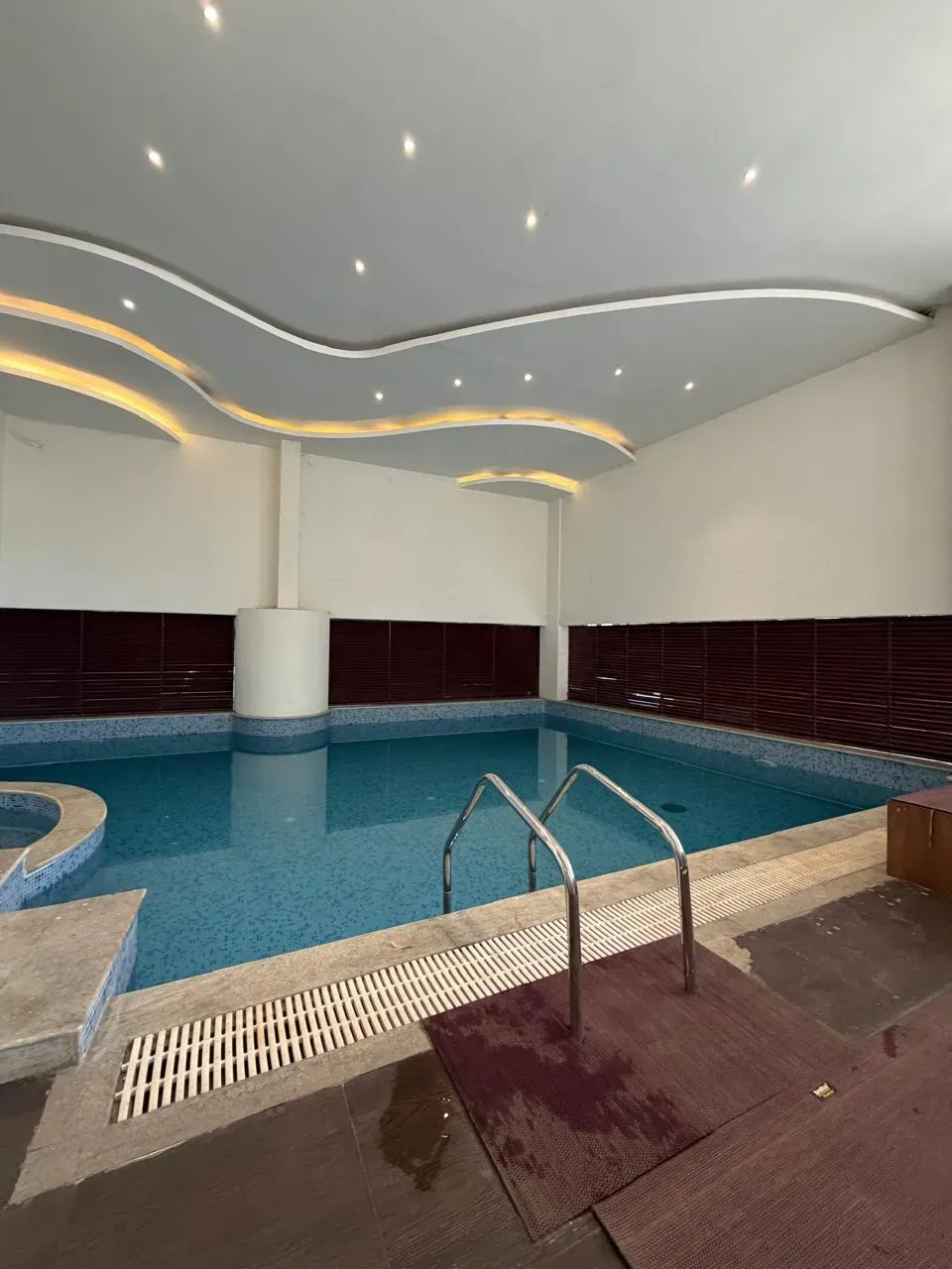 Benson Town | Panoramic View 3 BHK | 2850 Sq. Ft. 5