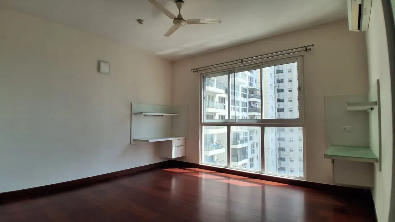 Hebbal | 3.5 BHK Luxury Apartment | 2,400 Sq. Ft. @ ₹1.00 Lakhs/Mth