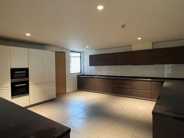 Tastefully semi furnished 4 bedroom on a higher floor  Near Manyatha - Image 2