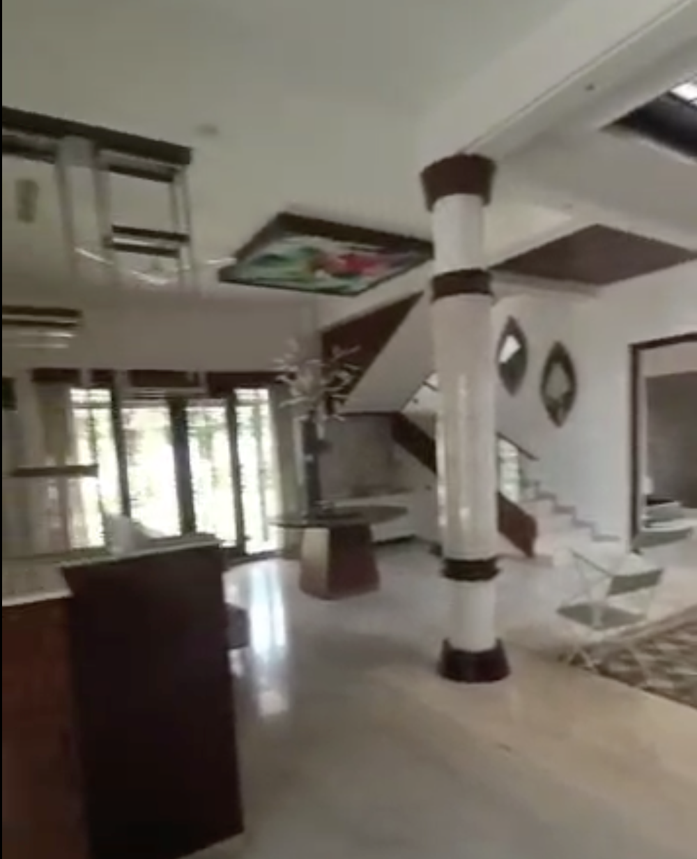 5bhk Bungalow in Vakil Garden City - Image 2