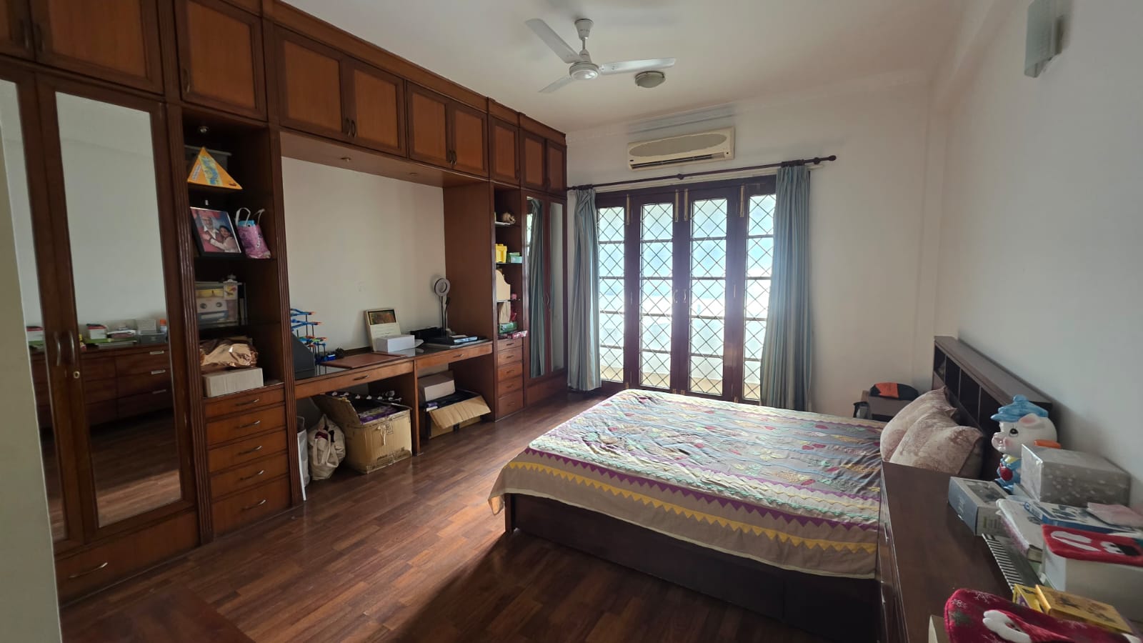 Exceptional 6000 sq ft Ultra-Luxury Duplex Penthouse for Rent near MG Road - Image 5