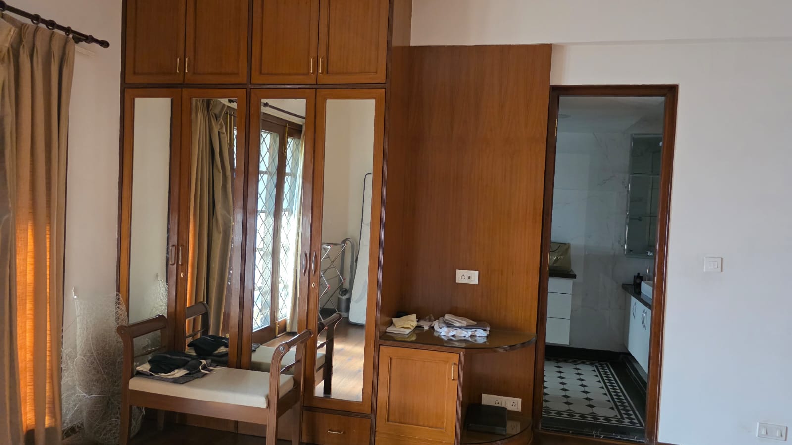 Exceptional 6000 sq ft Ultra-Luxury Duplex Penthouse for Rent near MG Road - Image 12