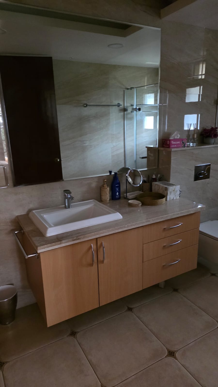 Exceptional 6000 sq ft Ultra-Luxury Duplex Penthouse for Rent near MG Road - Image 13