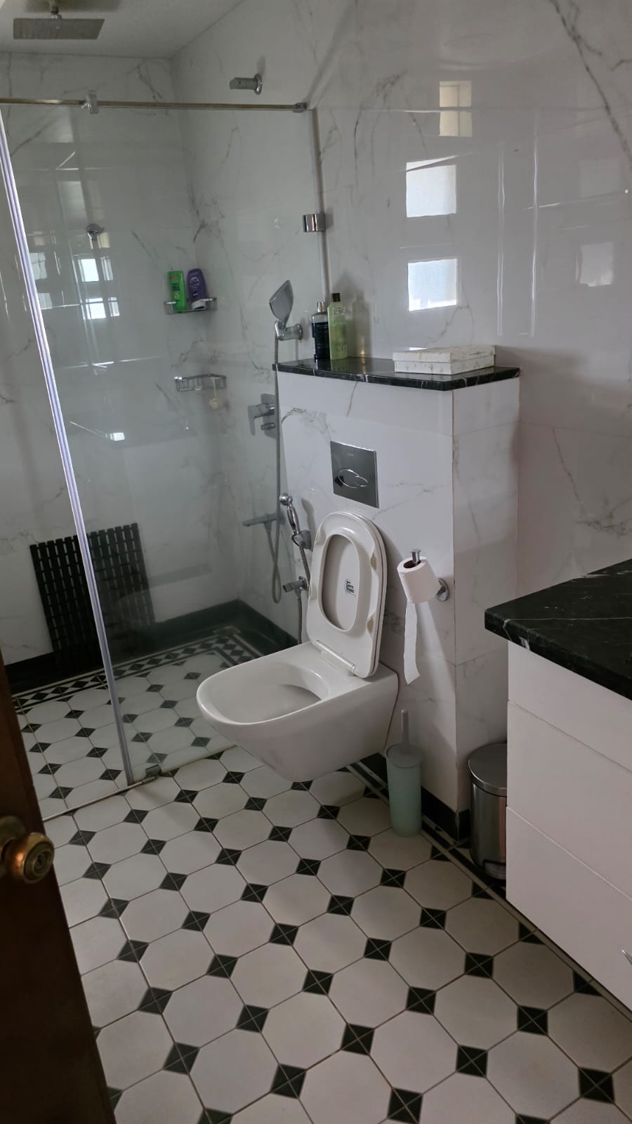 Exceptional 6000 sq ft Ultra-Luxury Duplex Penthouse for Rent near MG Road - Image 27