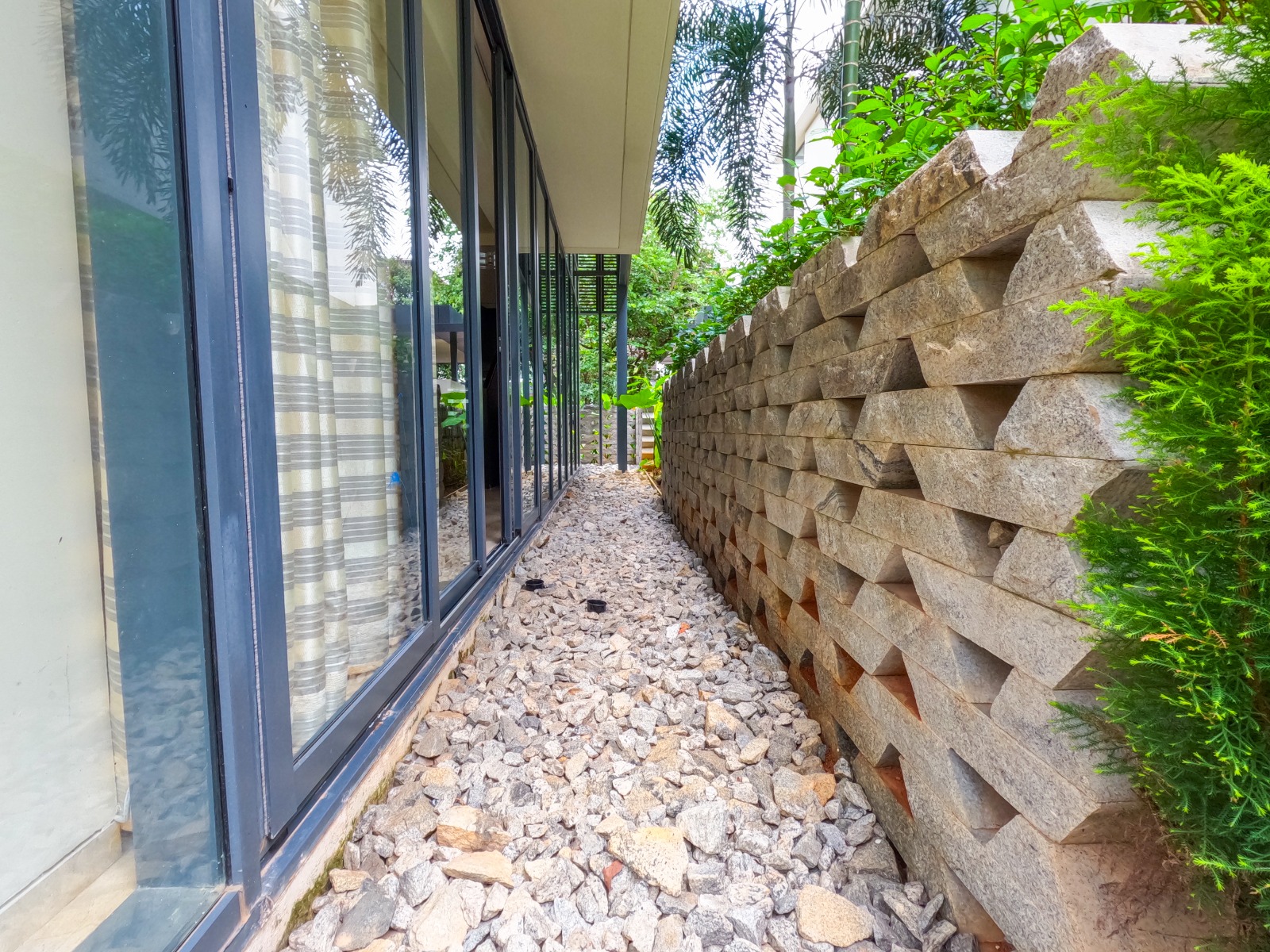 Yelahanka Luxury Villa, 4 Bhk Embassy Boulevard: A Grand Residence - Image 8