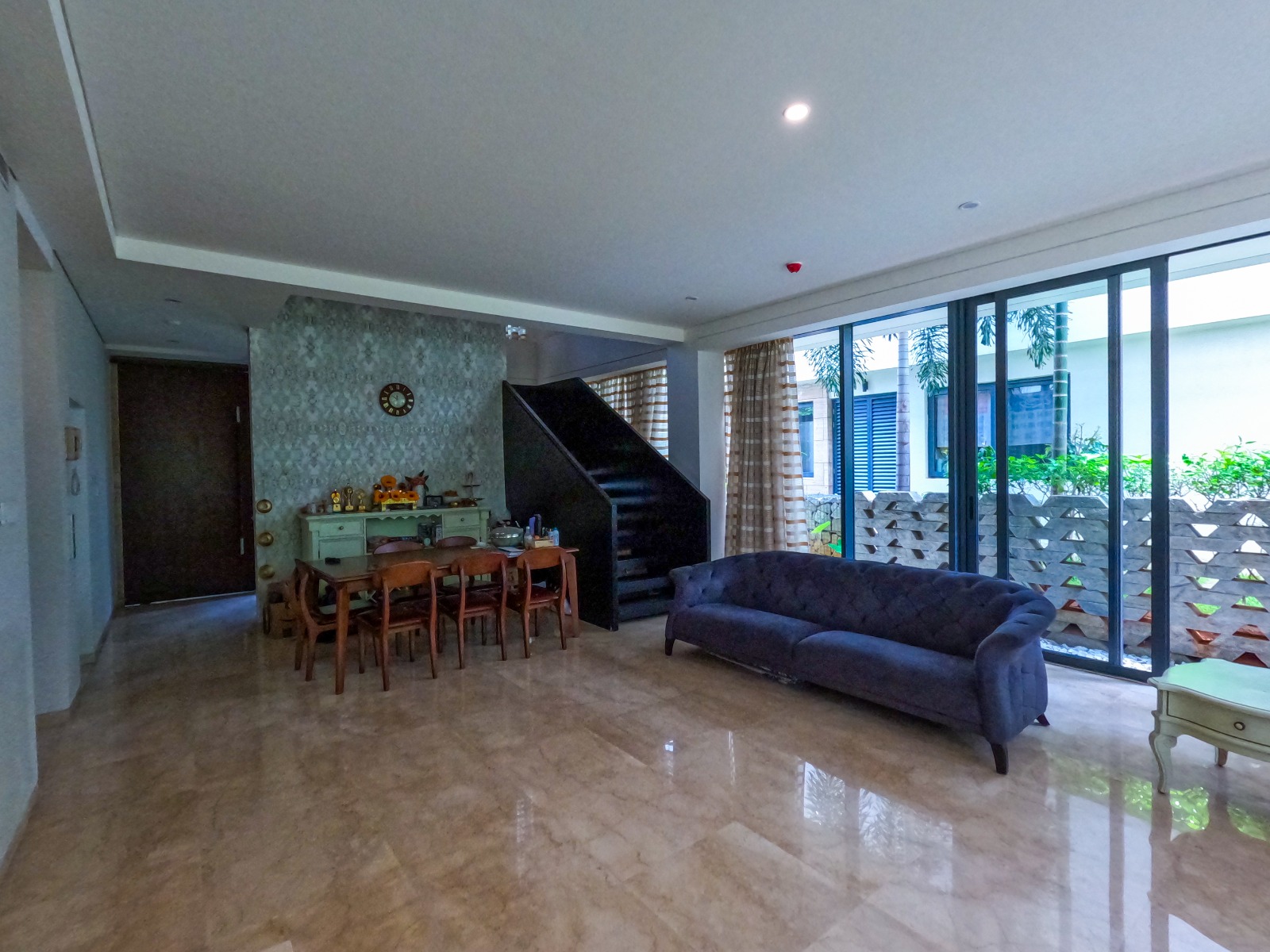 Yelahanka Luxury Villa, 4 Bhk Embassy Boulevard: A Grand Residence - Image 12