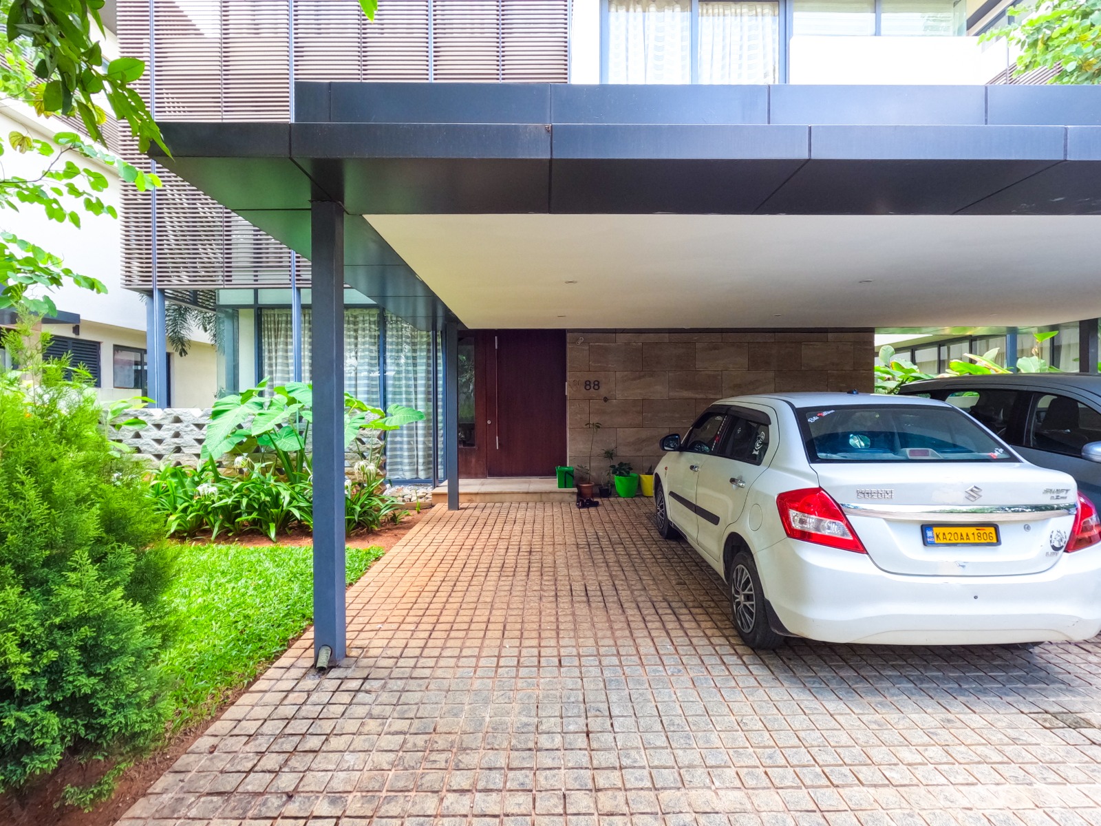 Yelahanka Luxury Villa, 4 Bhk Embassy Boulevard: A Grand Residence - Image 14