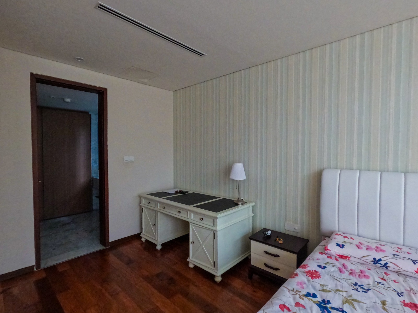 Yelahanka Luxury Villa, 4 Bhk Embassy Boulevard: A Grand Residence - Image 18