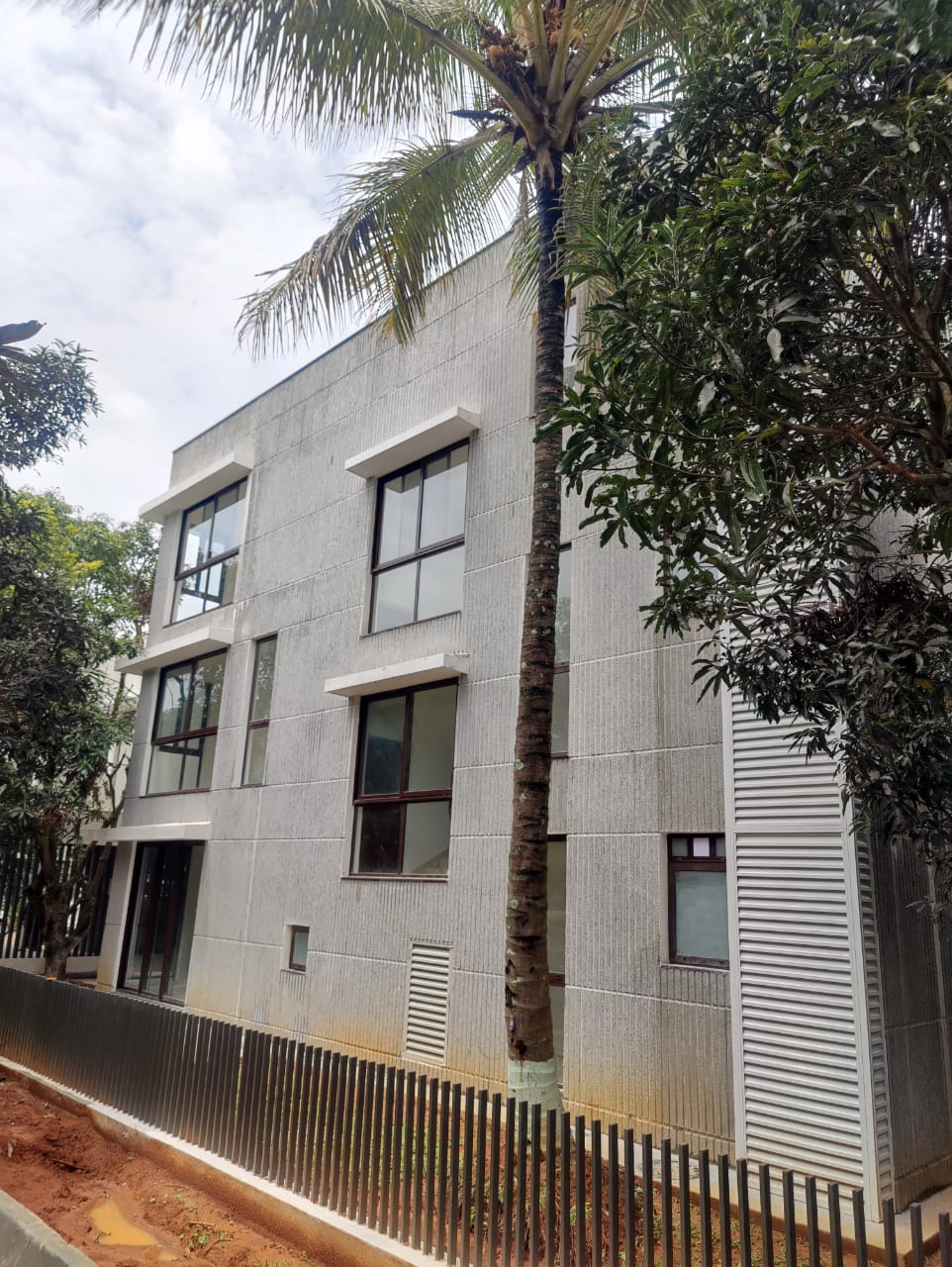 Expansive 4 BHK Luxury Villa in 'Under The Sun', Devanahalli - Image 2