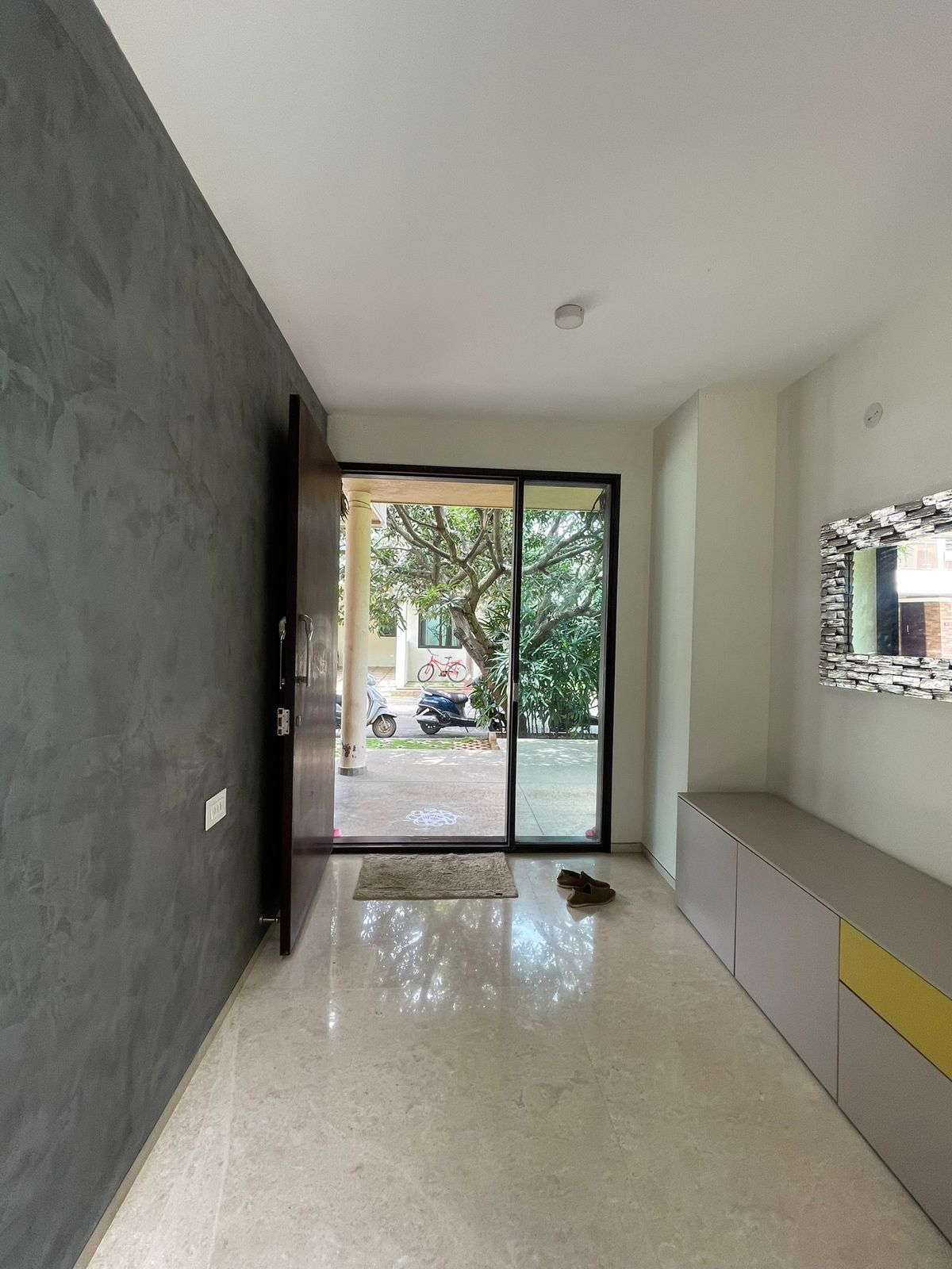 Exquisite Fully Furnished 3BHK Villa for Rent in Brigade Orchards - Image 2
