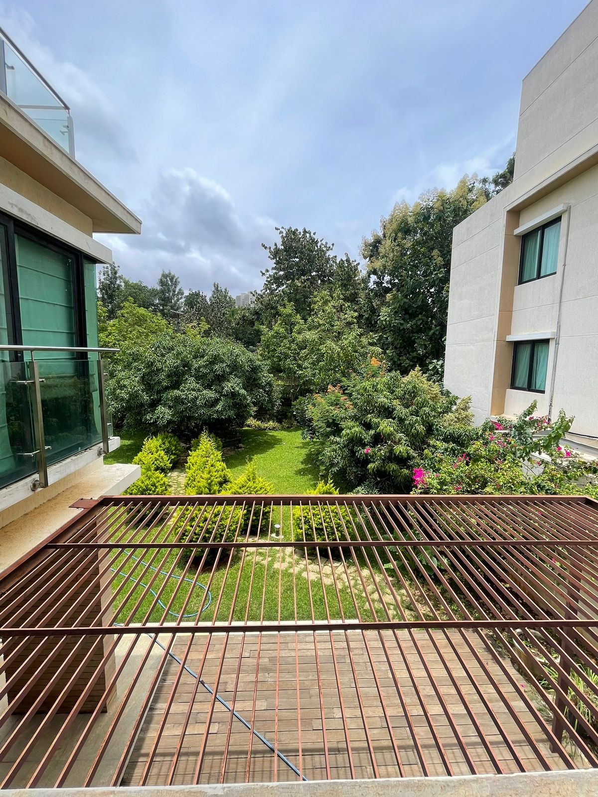 Exquisite Fully Furnished 3BHK Villa for Rent in Brigade Orchards - Image 9