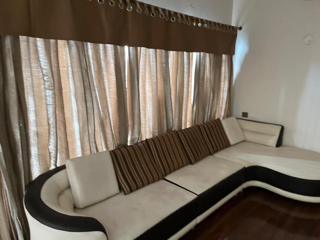 Vasanth Nagar , Fully Furnished 4 BHK Bungalow | Vasanth Nagar | 2700 Sq. Ft. - Image 8