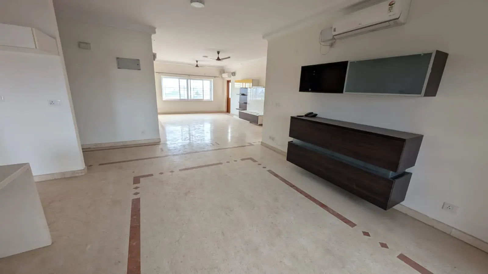 Spacious 3BHK Apartment for Rent at HM Grandeur Frazer Town - Image 2