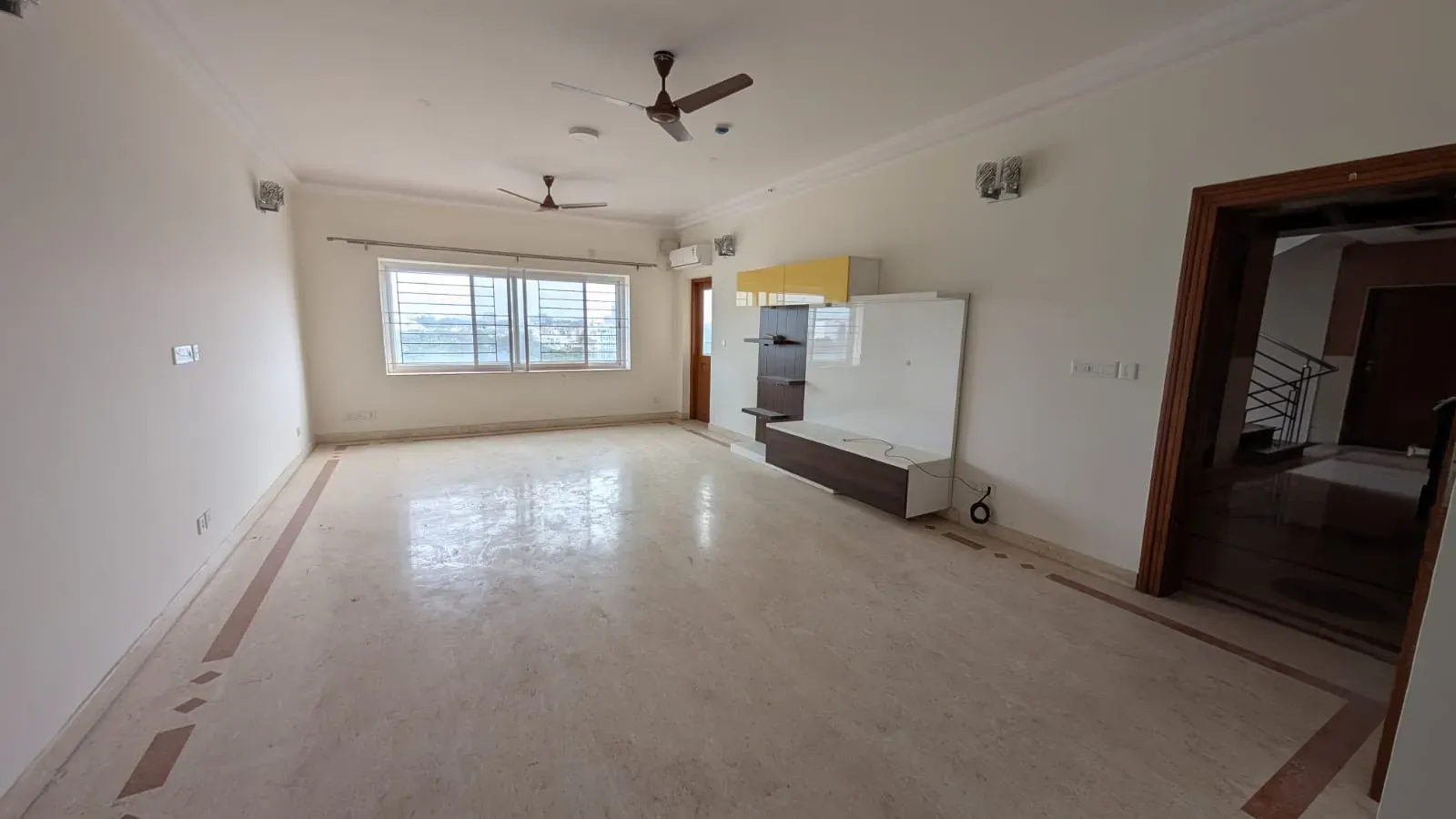 Spacious 3BHK Apartment for Rent at HM Grandeur Frazer Town - Image 10