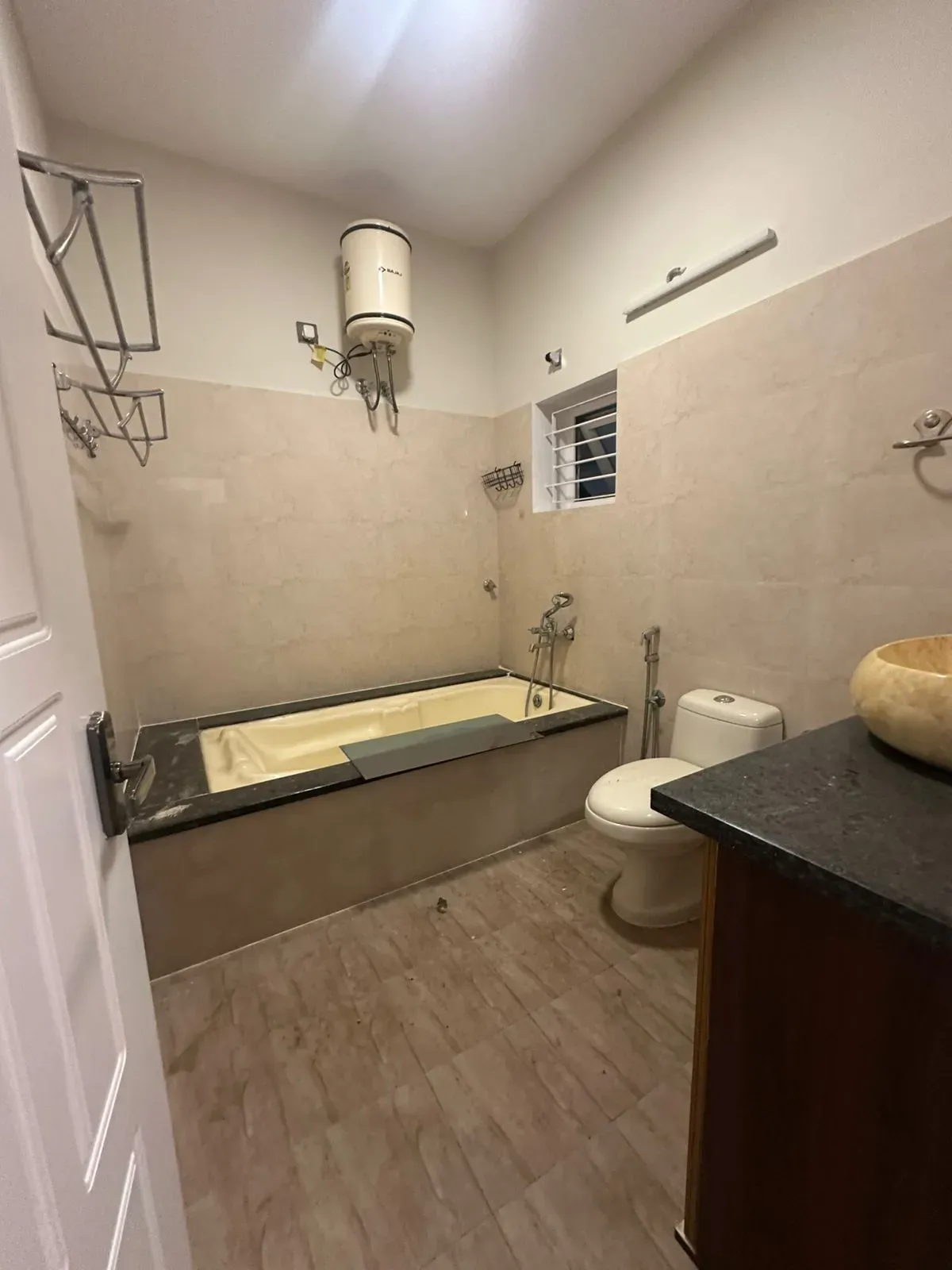 Stunning 4 BHK Rental Property in MG Road | 4 Baths, 3000 sqft - Image 6