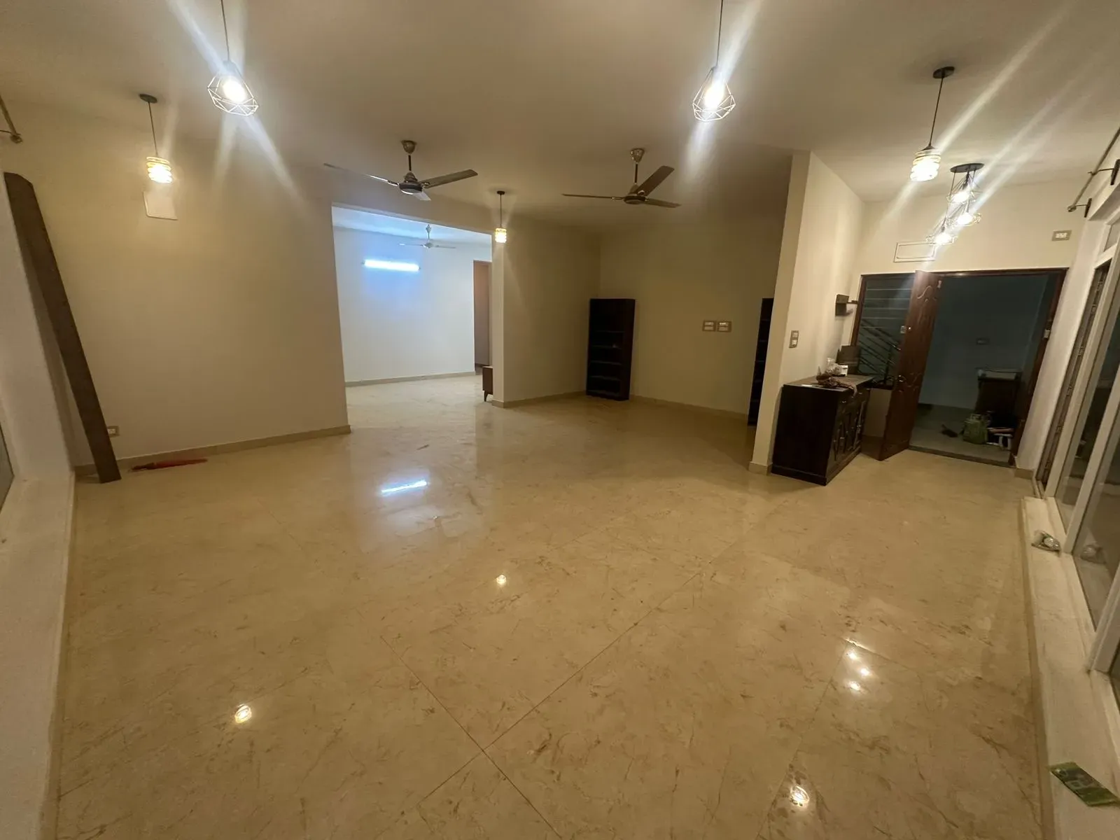 Stunning 4 BHK Rental Property in MG Road | 4 Baths, 3000 sqft - Image 7
