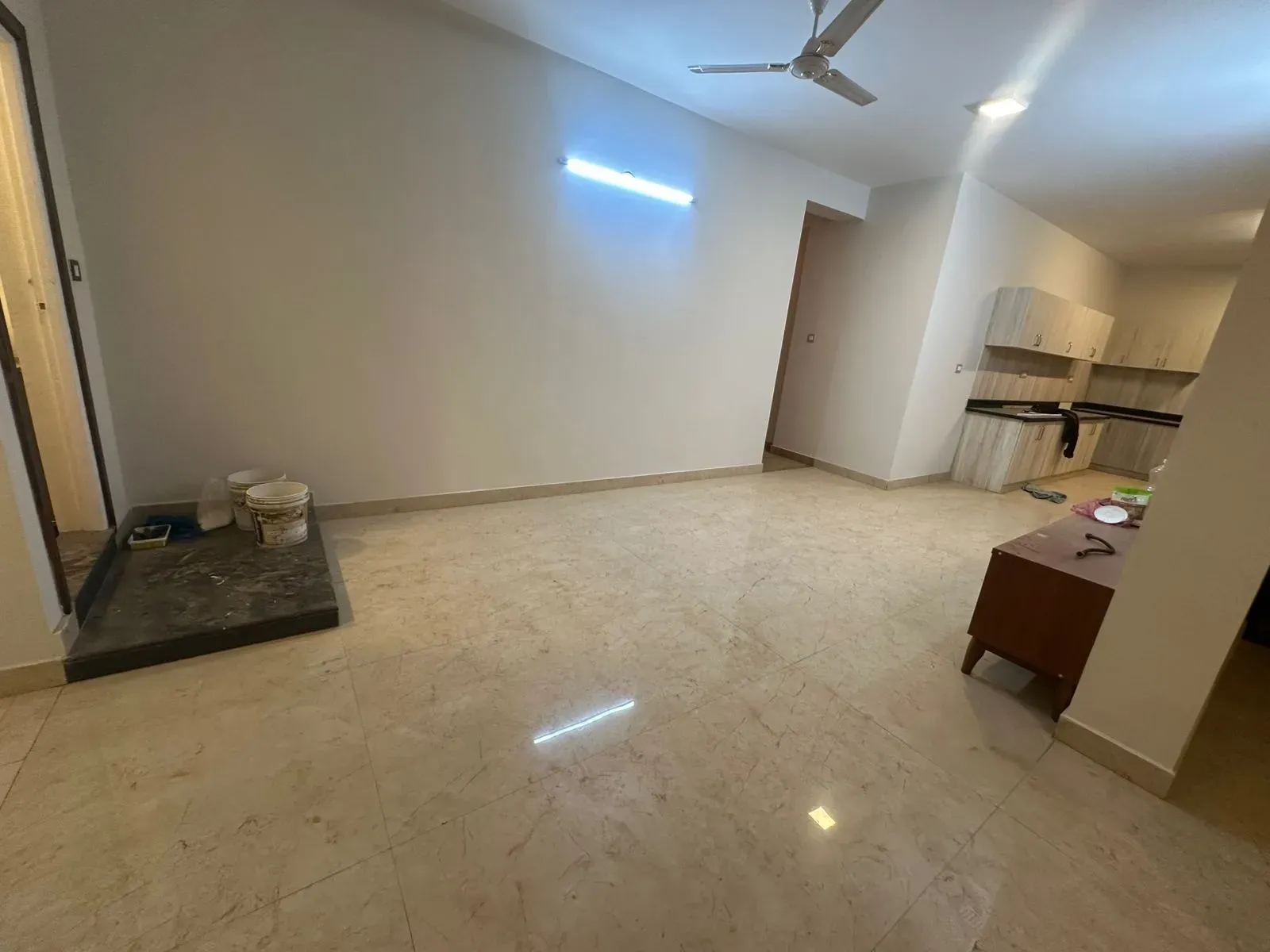 Stunning 4 BHK Rental Property in MG Road | 4 Baths, 3000 sqft - Image 8
