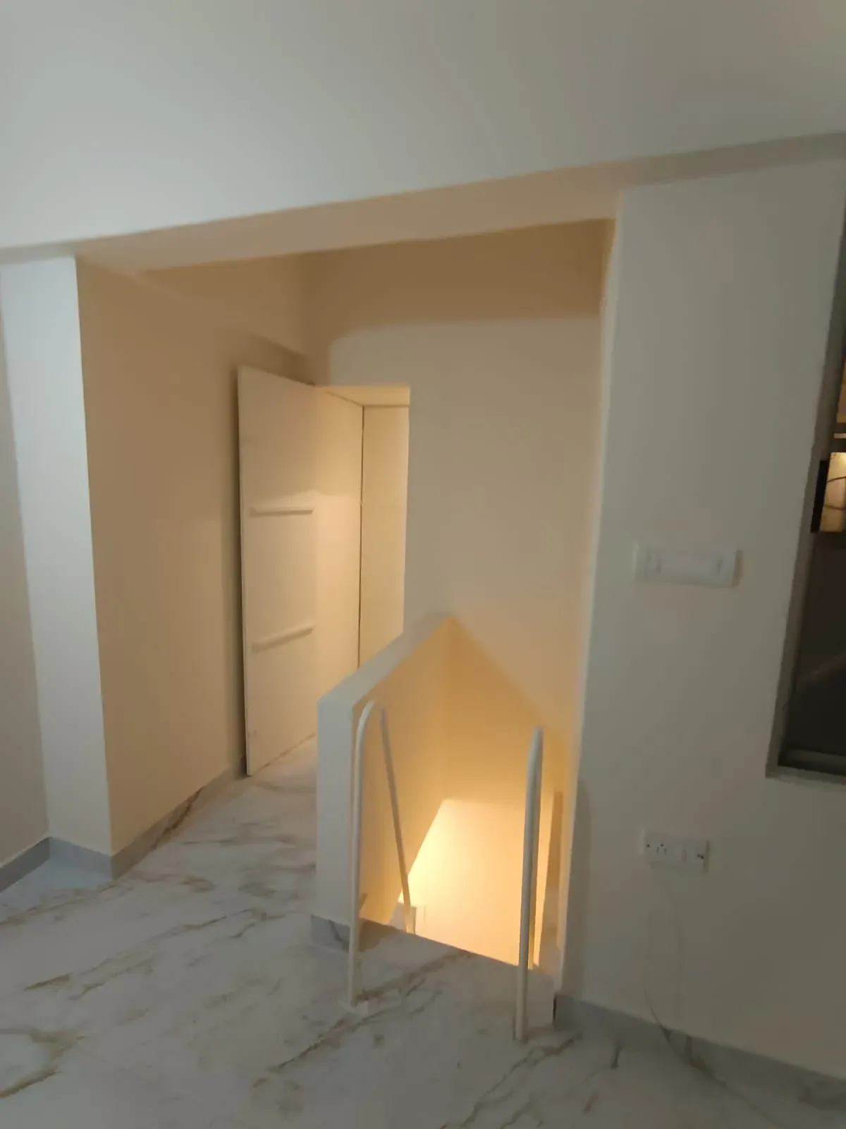 Palace Road | Fully Renovated 3BHK Duplex | 2400 Sq. Ft. - Image 6