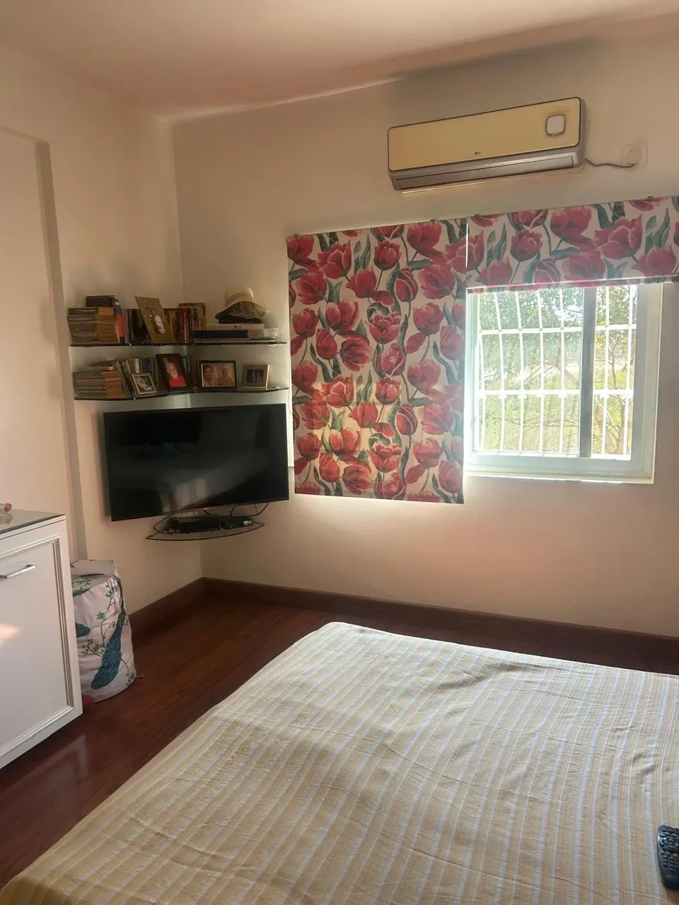 Lake View 3BHK Apartment for Sale at Palm Springs Koramangala - Image 10