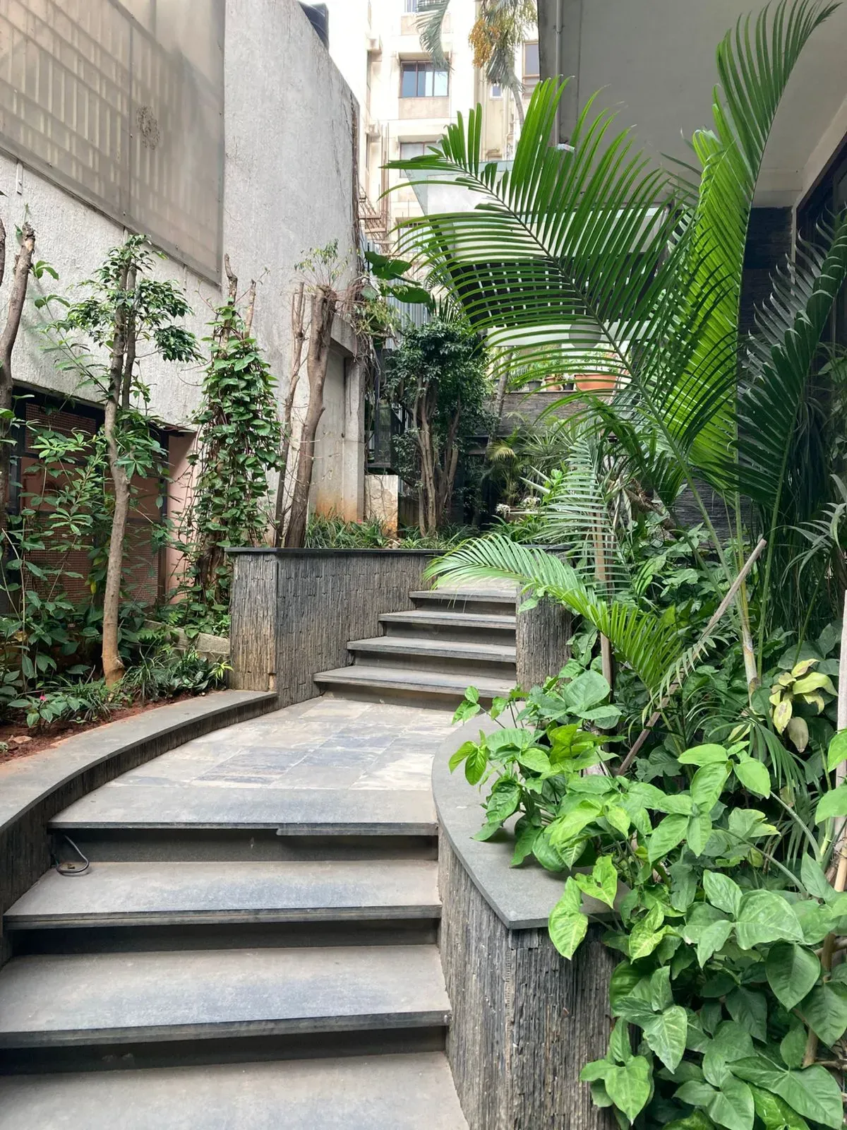 Spacious 3BHK Apartment for Sale at Cunningham Road - Image 7