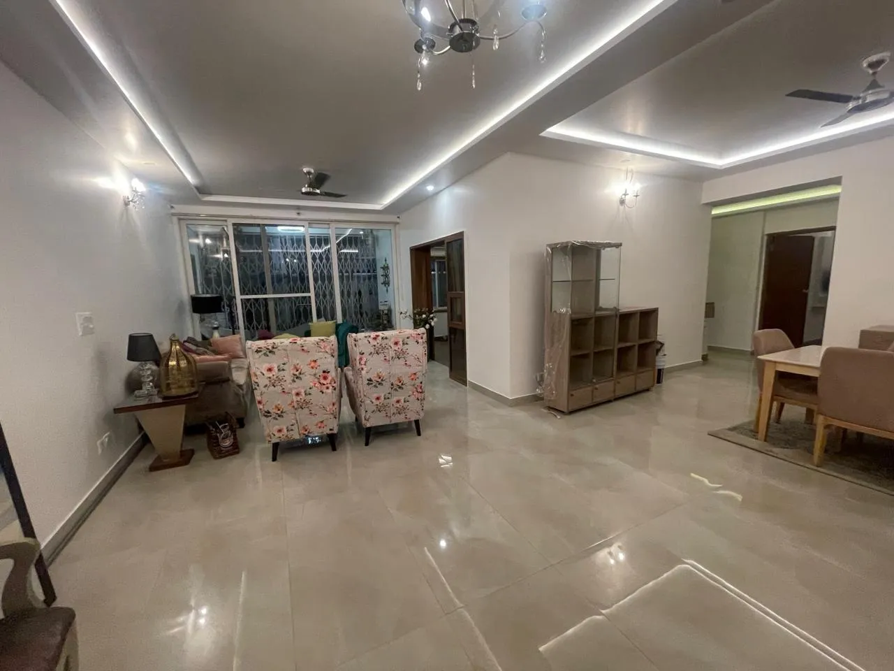 Benson Town | 3 BHK Apartment | 3400 sqft 5