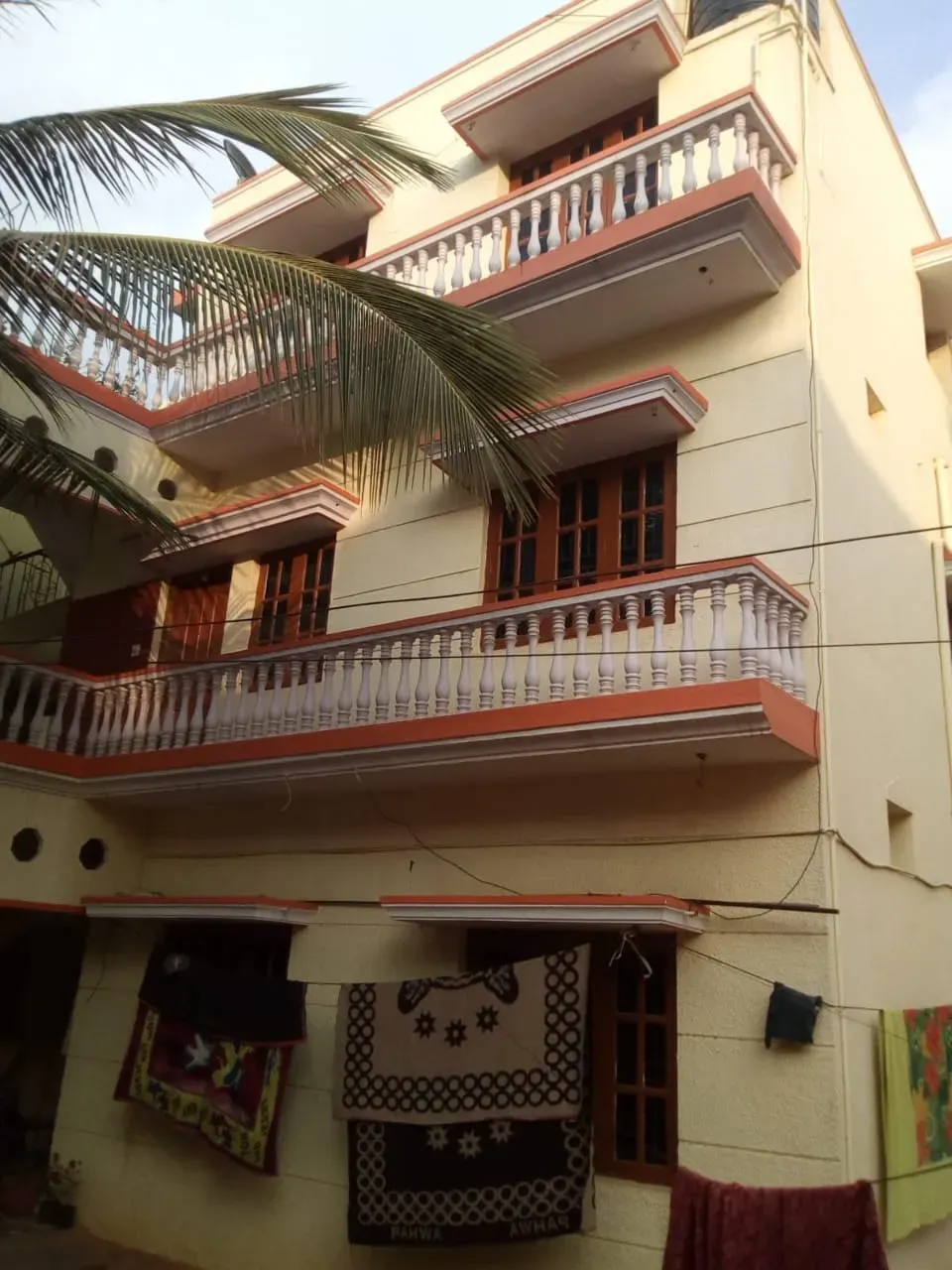 Dasarahalli Bagalagunte | 60x40 Corner Plot with Building | 2,400 Sq. Ft. 1