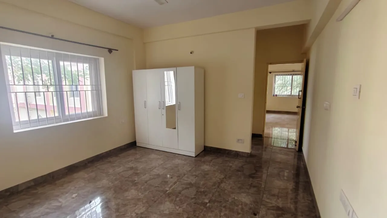 MG Road | 2 BHK Apartment : 65000 / Month For RENT 4