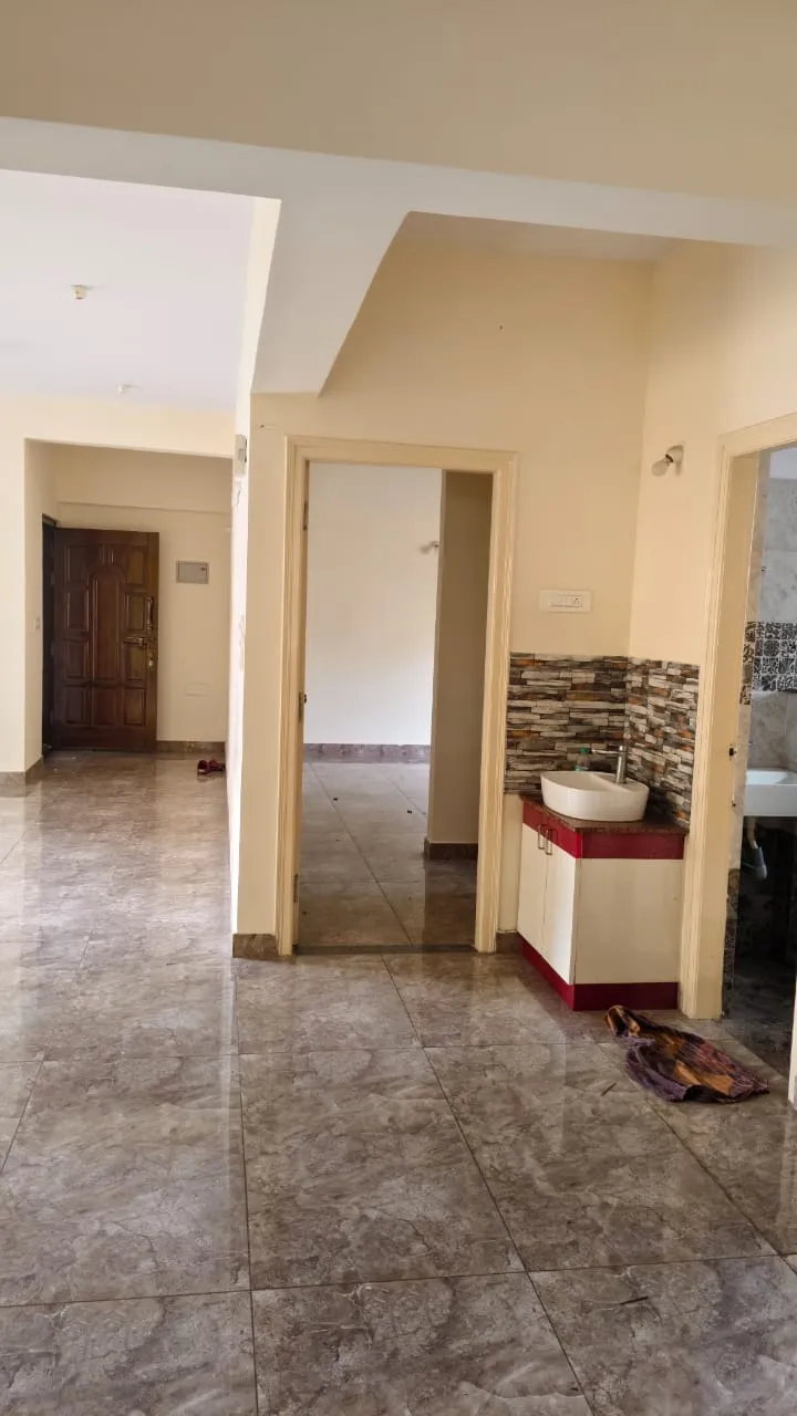 MG Road | 2 BHK Apartment : 65000 / Month For RENT 2