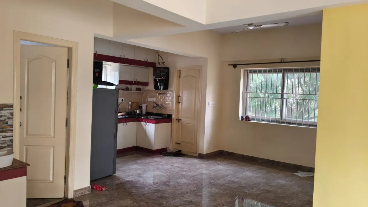 MG Road | 2 BHK Apartment : 65000 / Month For RENT 3