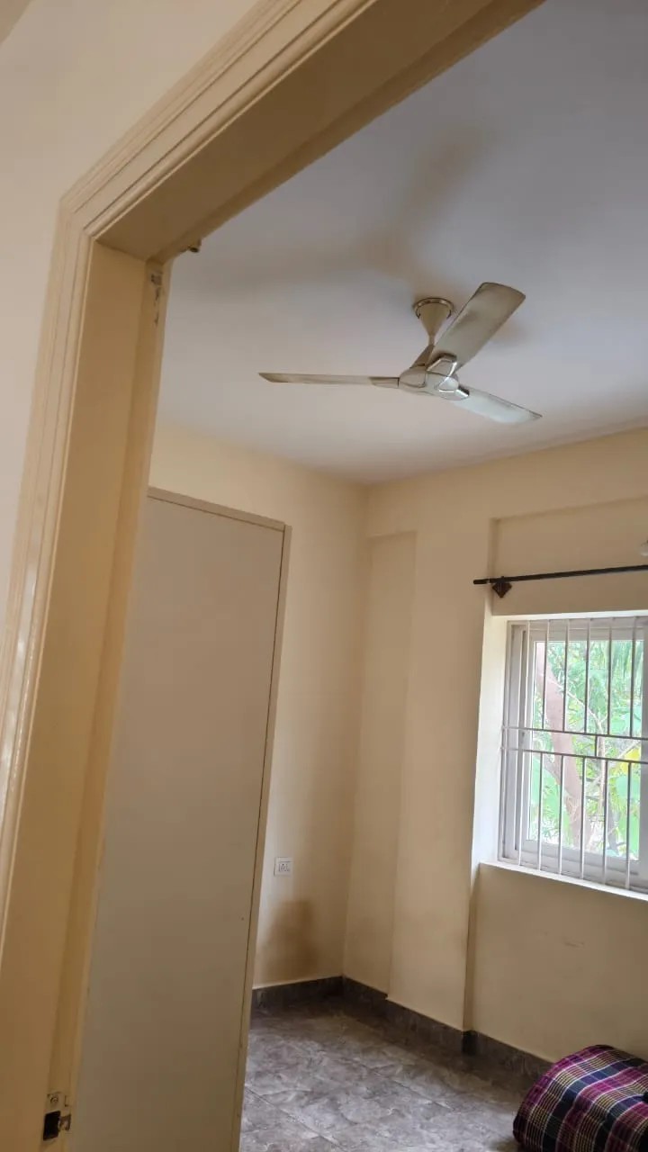 MG Road | 2 BHK Apartment : 65000 / Month For RENT 5