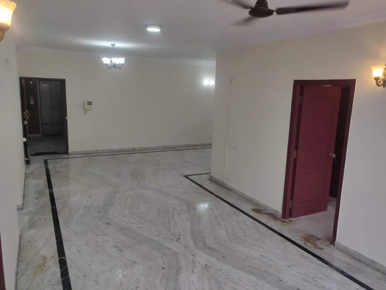 Richmond Town | 3 BHK Semi-Furnished Apartment | 2,100 Sq. Ft. @ ₹90,000/Mth 4