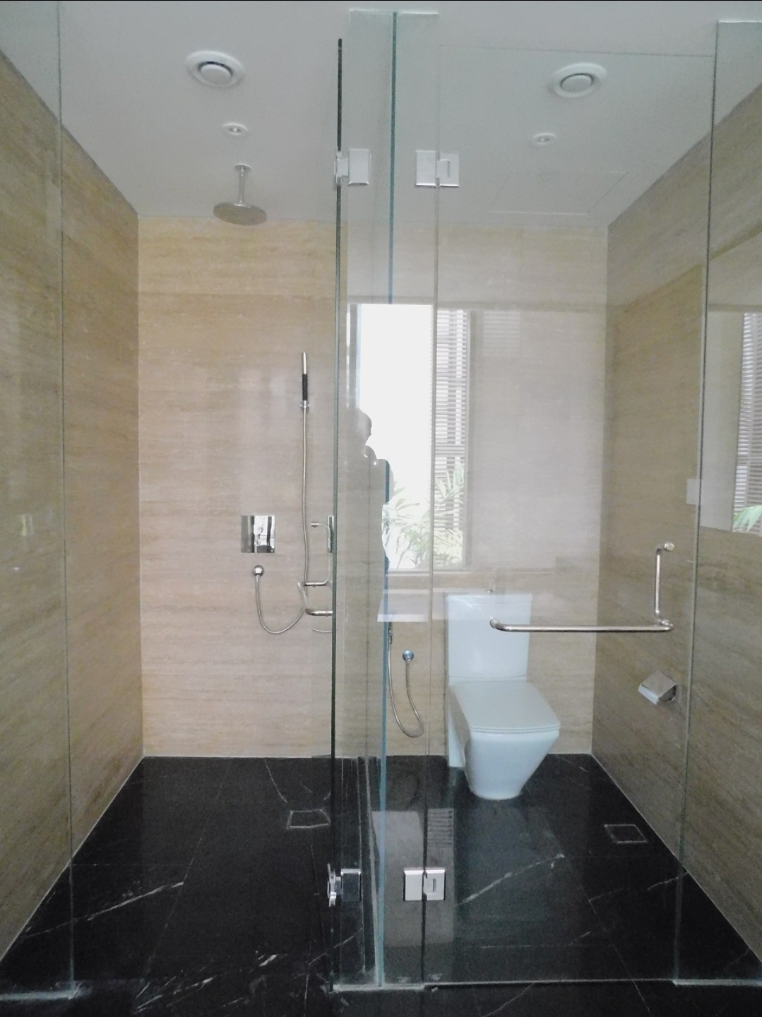 ULTRA LUXURY 6BHK VILLA FOR RENT- Embassy Boulevard  - Image 4