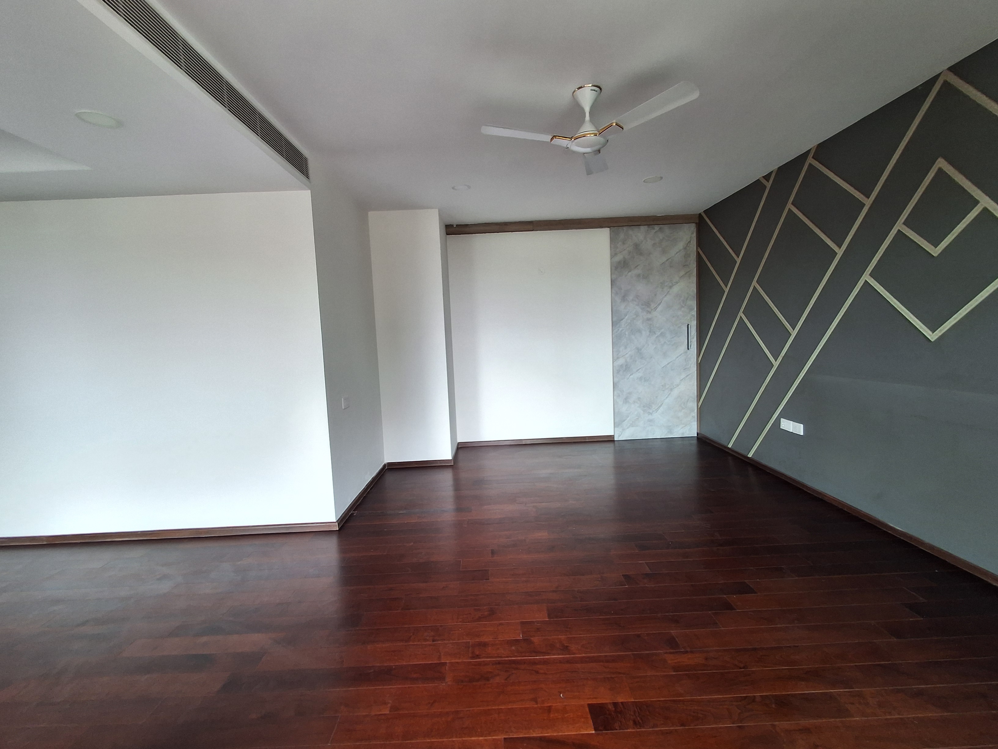 LUXURY 4BHK DUPLEX FLAT FOR RENT- RMZ LATITUDE Hebbal  - Image 7