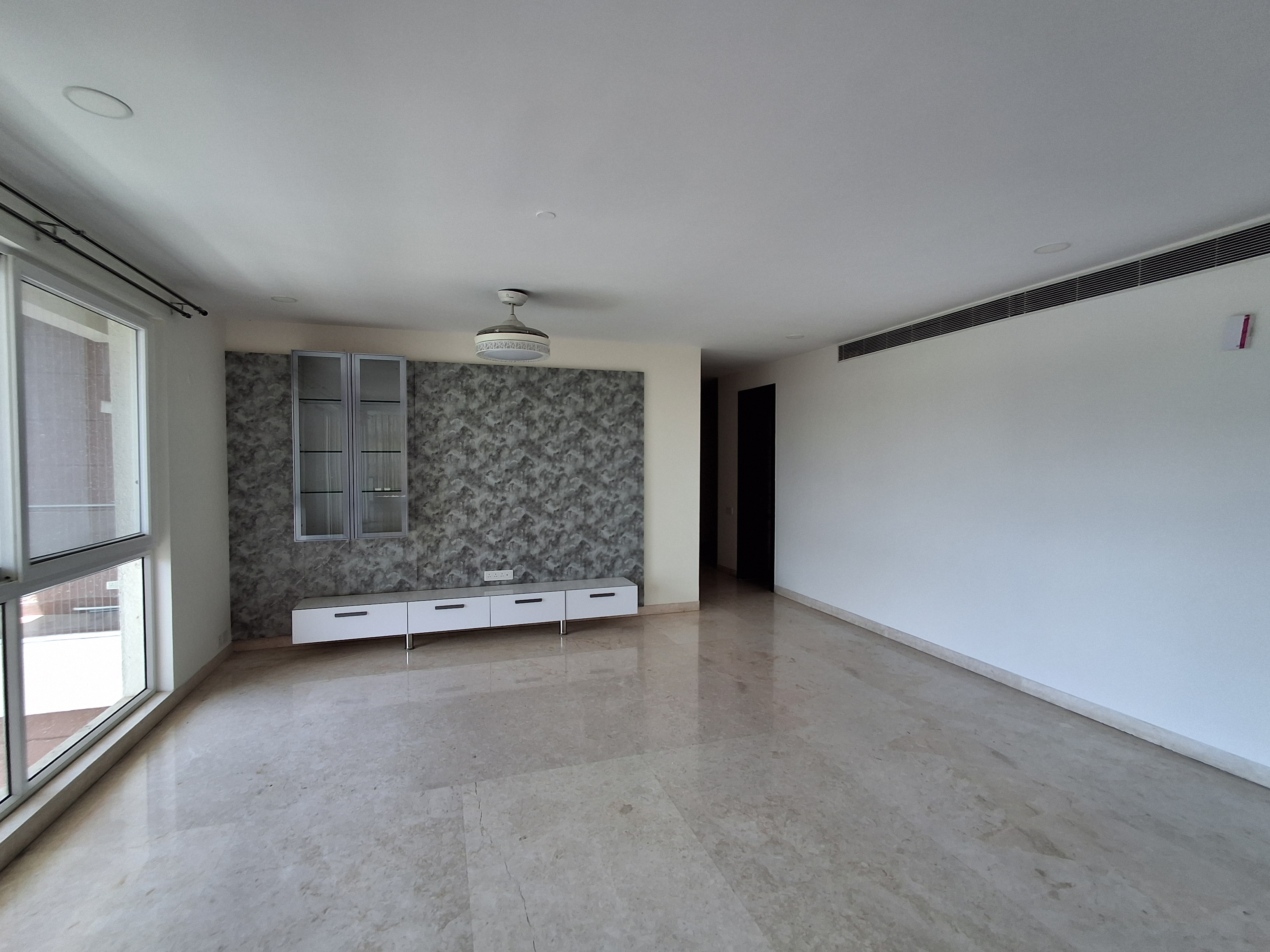 LUXURY 4BHK DUPLEX FLAT FOR RENT- RMZ LATITUDE Hebbal  - Image 10