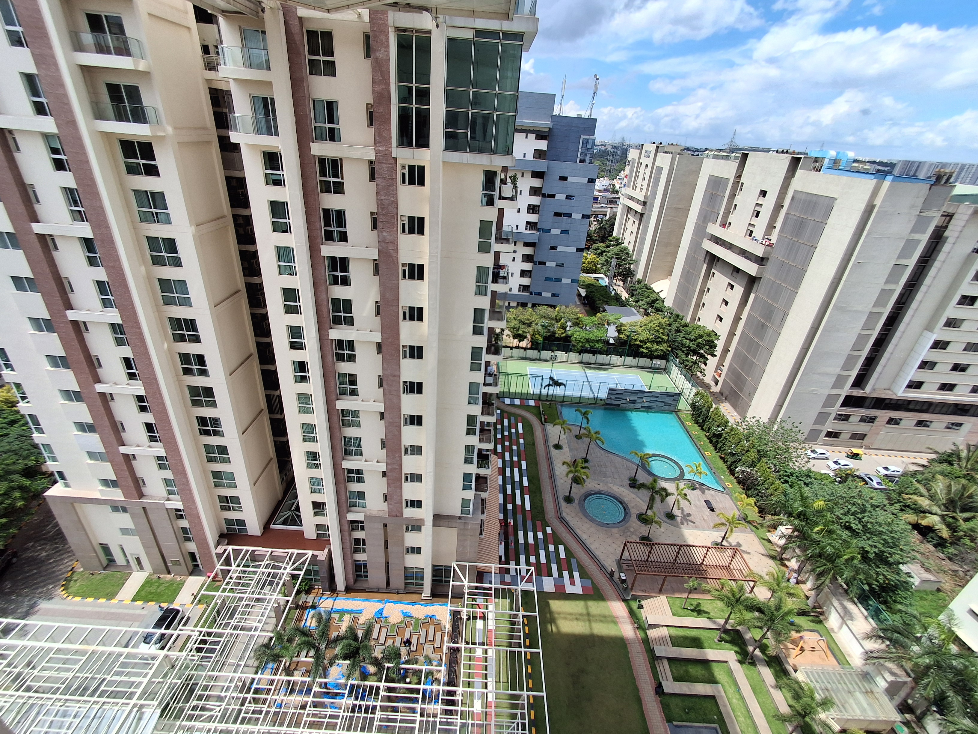 LUXURY 4BHK DUPLEX FLAT FOR RENT- RMZ LATITUDE Hebbal  - Image 11