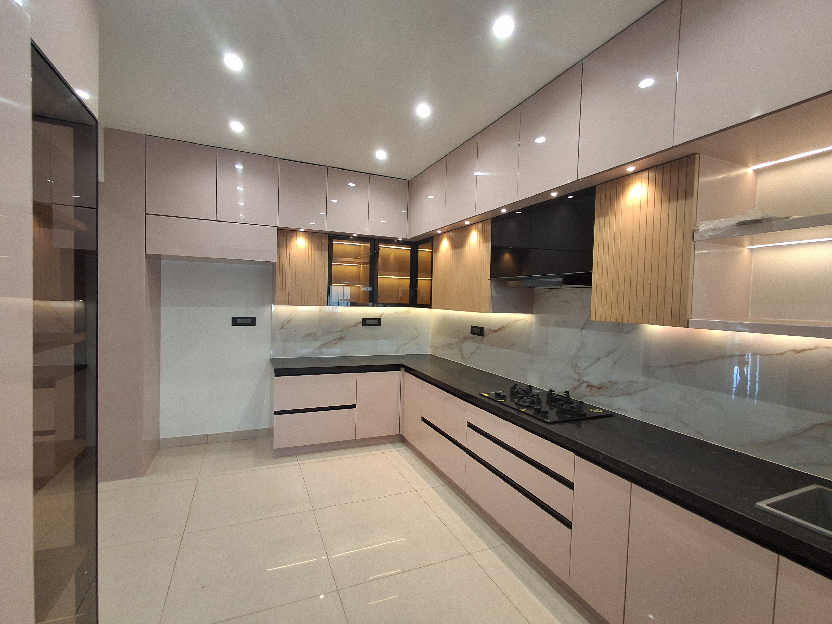 LUXURY 4BHK FLAT FOR RENT  - Image 3