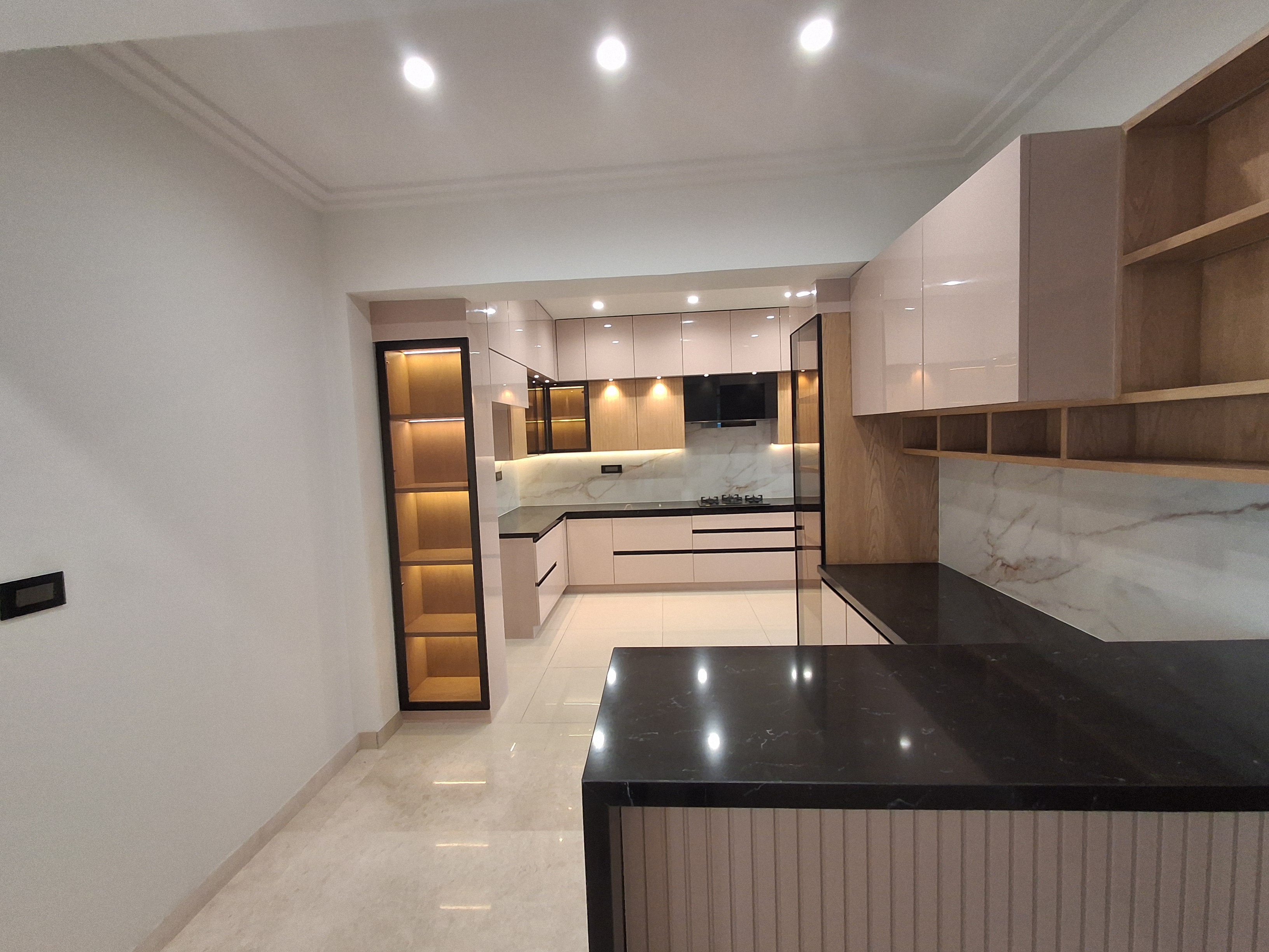 LUXURY 4BHK FLAT FOR RENT  - Image 5