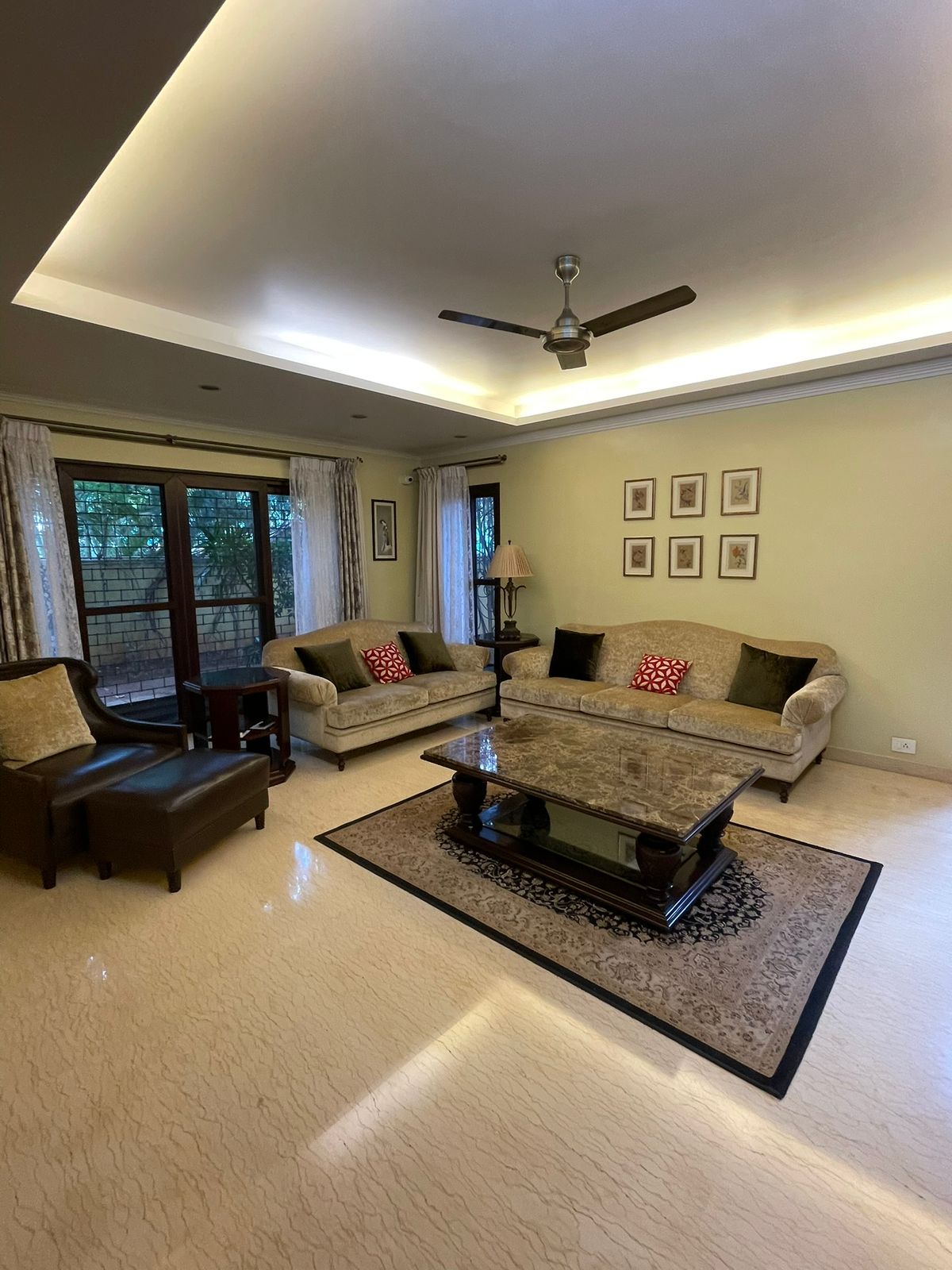 Expansive Residential Plot with Grand Independent House in Manyata Residency - Image 6