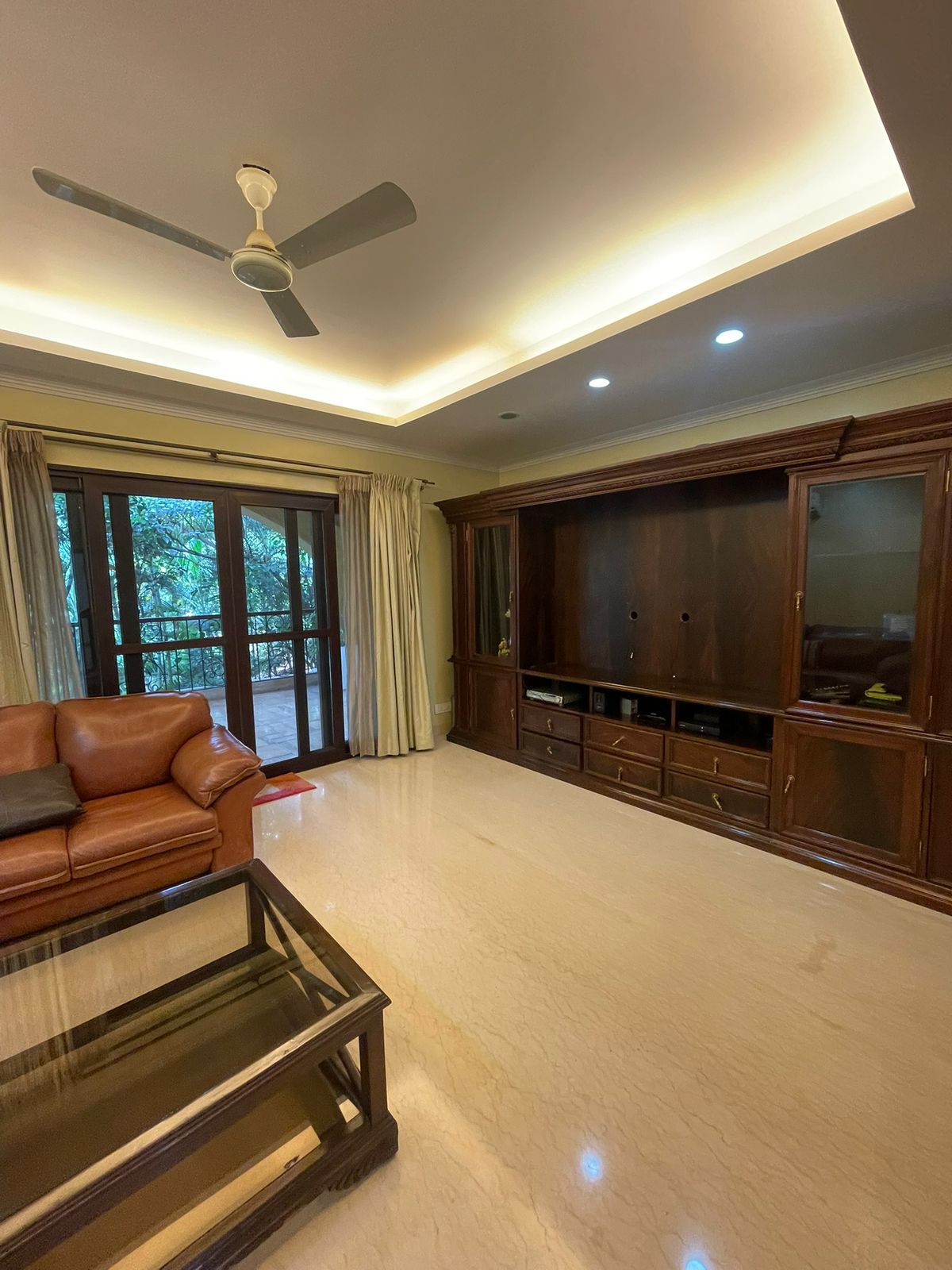 Expansive Residential Plot with Grand Independent House in Manyata Residency - Image 8