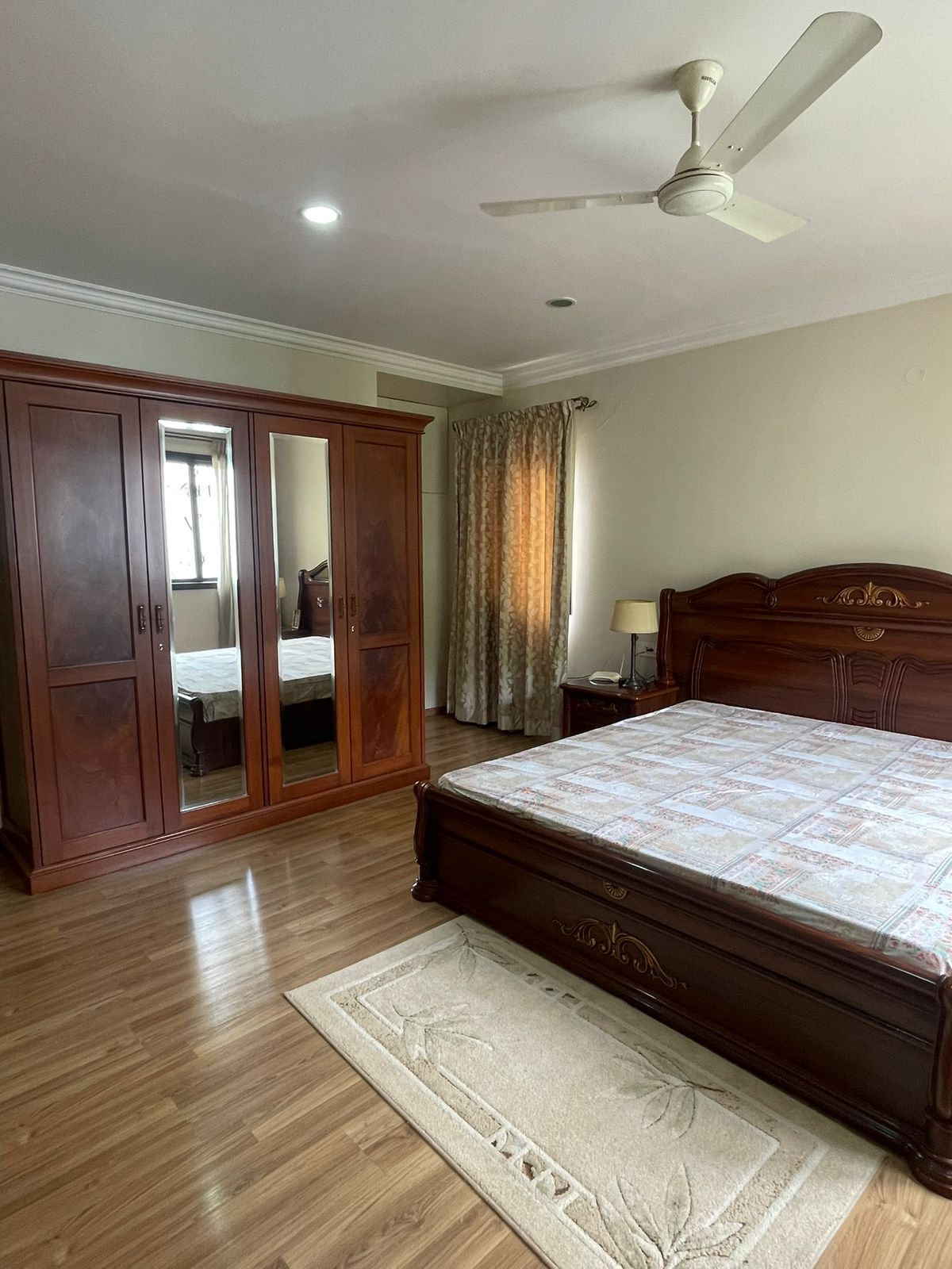 Expansive Residential Plot with Grand Independent House in Manyata Residency - Image 9