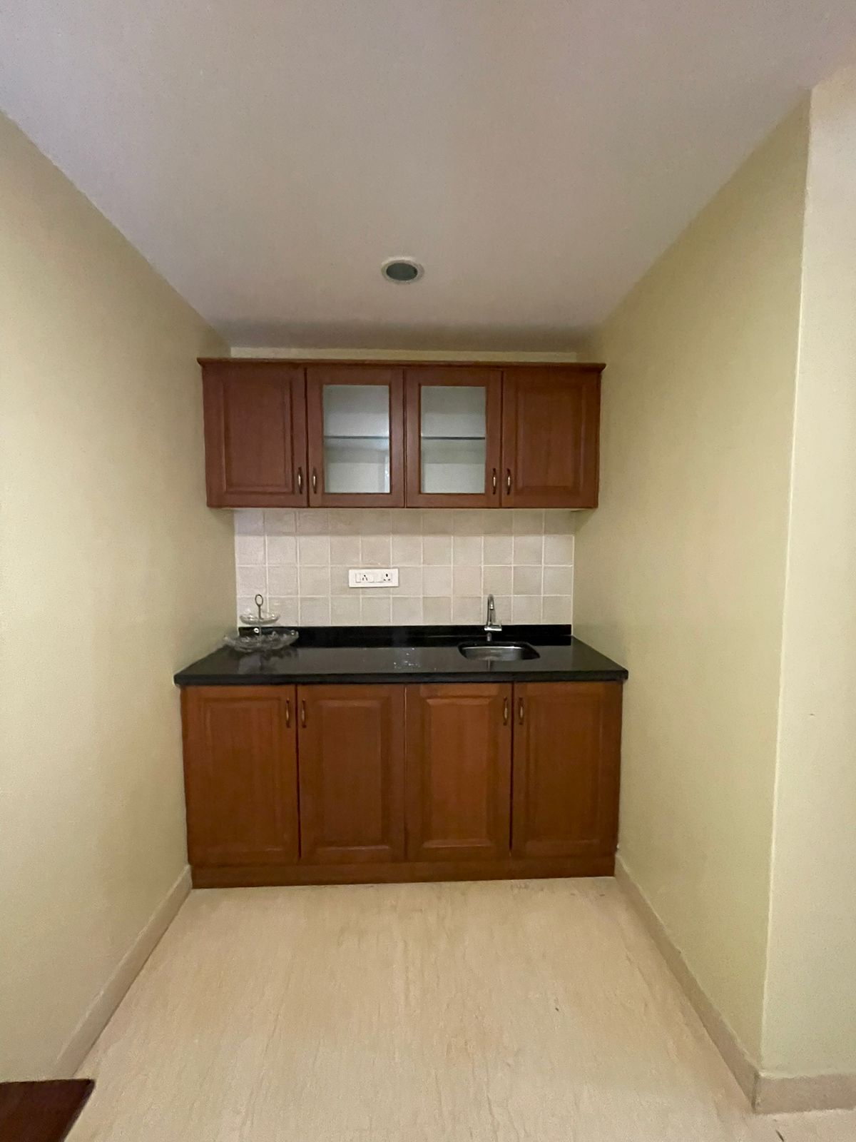 Expansive Residential Plot with Grand Independent House in Manyata Residency - Image 13